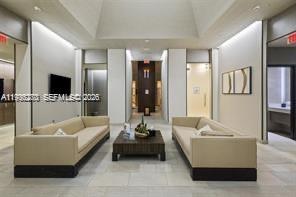 Ver detalles 3001 3 / 3 2065 sq. ft. $ 2026-07-11 0 foto