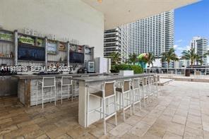 Ver detalles 3001 3 / 3 2065 sq. ft. $ 2026-07-11 0 foto