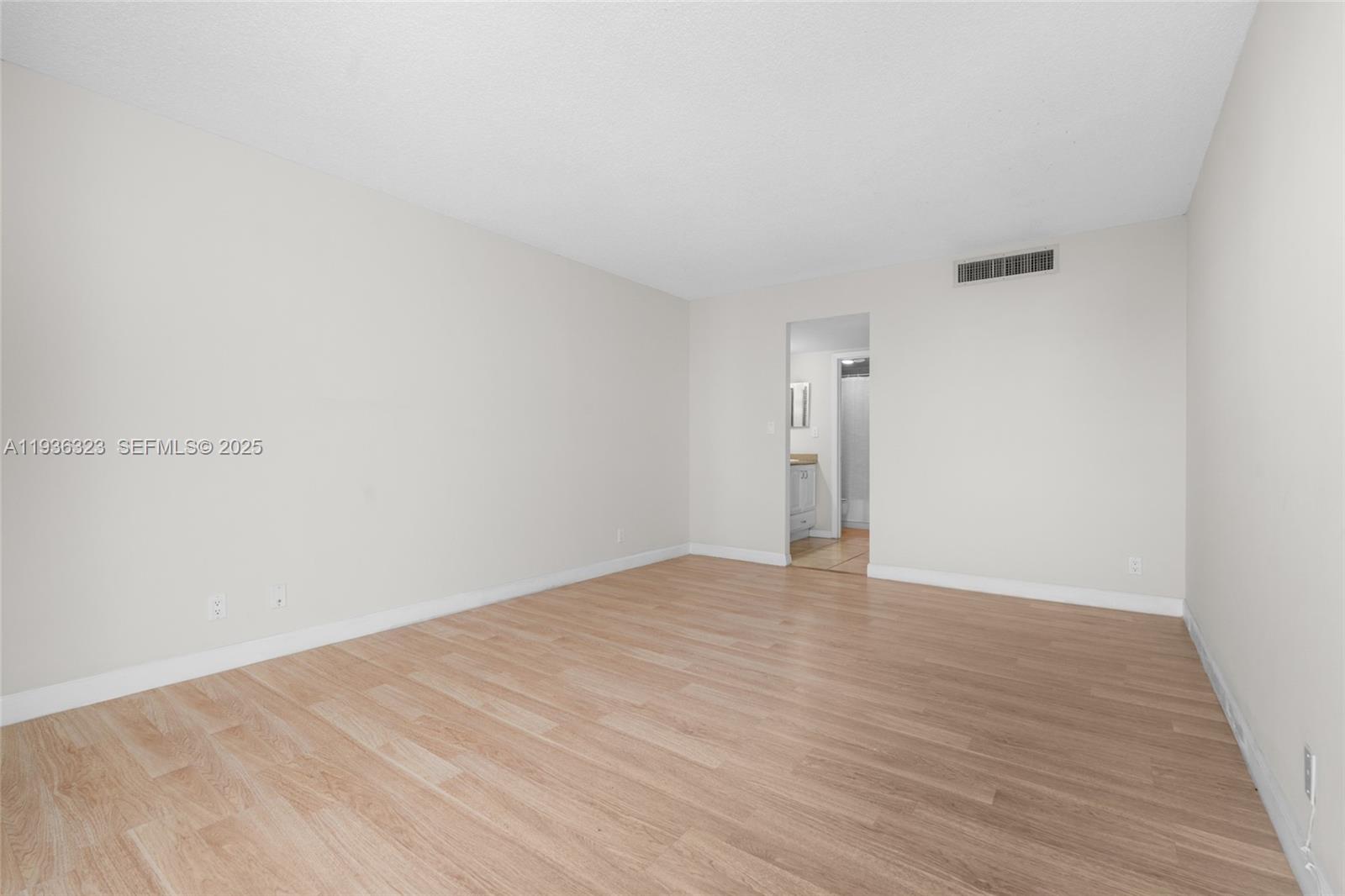 Photo of 3401 Country Club Dr  #519, Aventura, Florida, 33180 - 