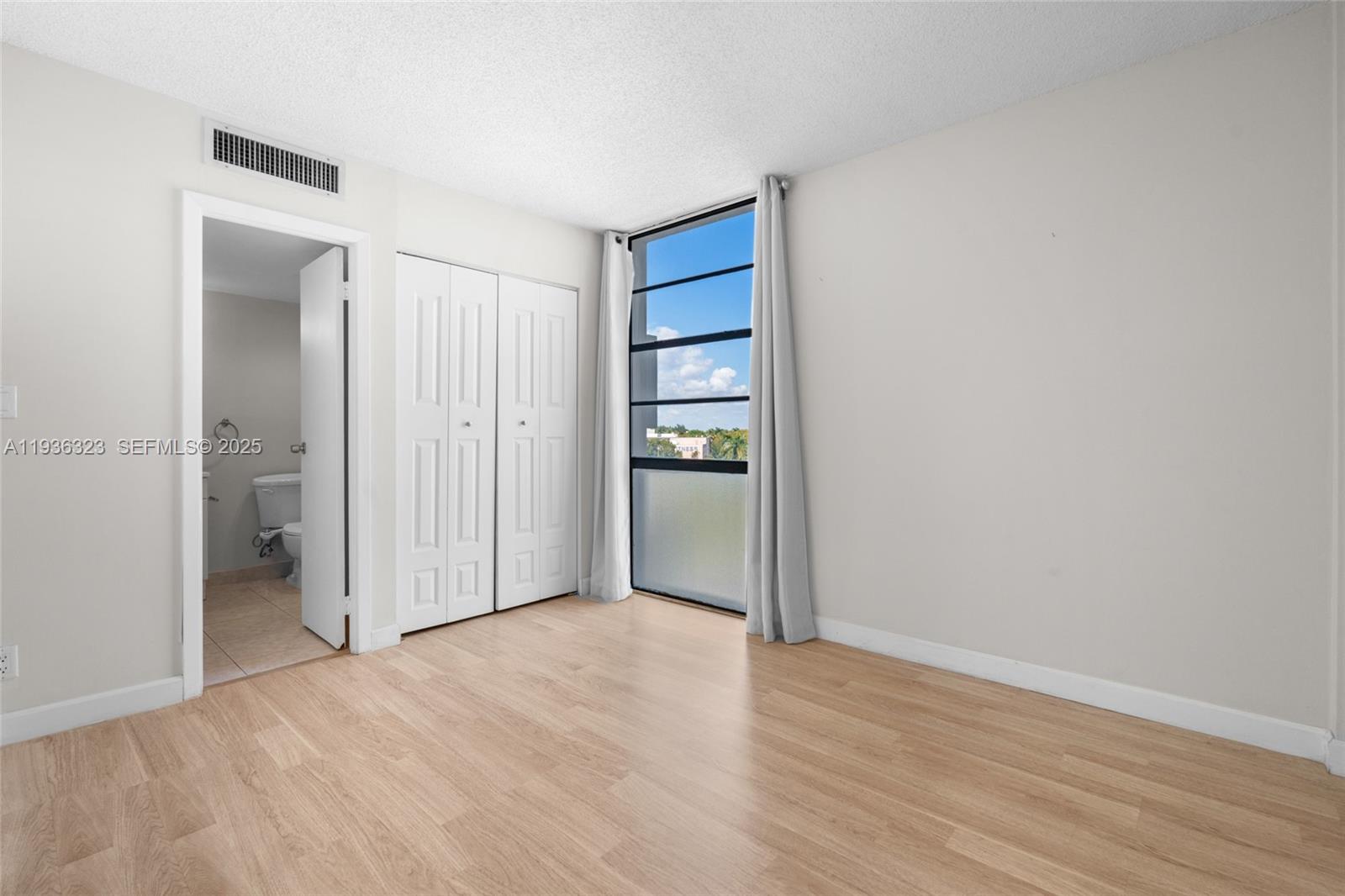 Photo of 3401 Country Club Dr  #519, Aventura, Florida, 33180 - 