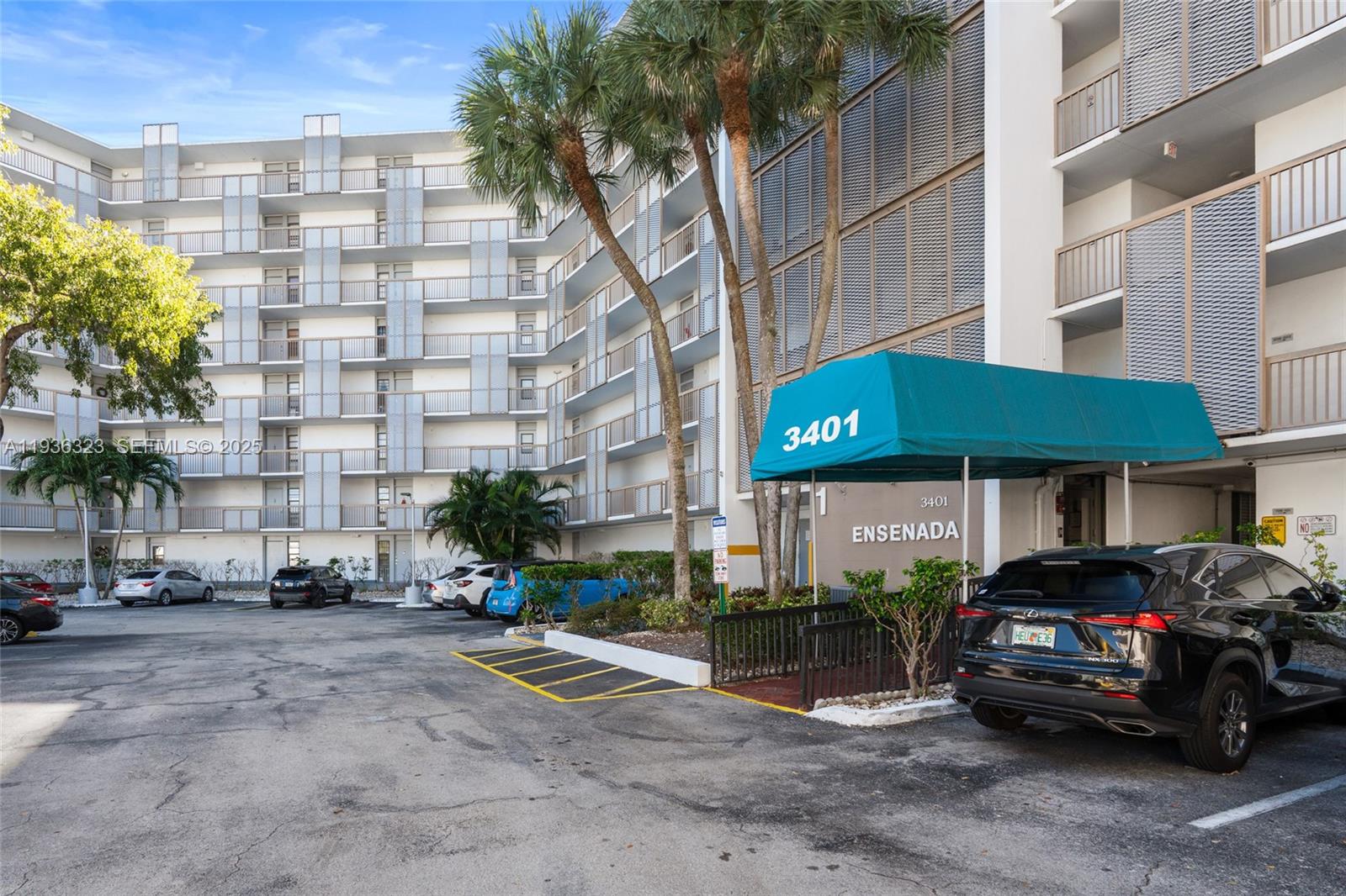 Photo of 3401 Country Club Dr  #519, Aventura, Florida, 33180 - 