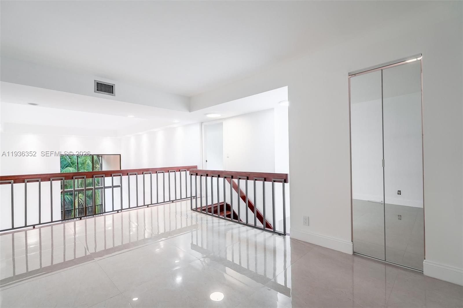 Photo of 20347 Country Club Dr (20347), Aventura, Florida, 33180 -