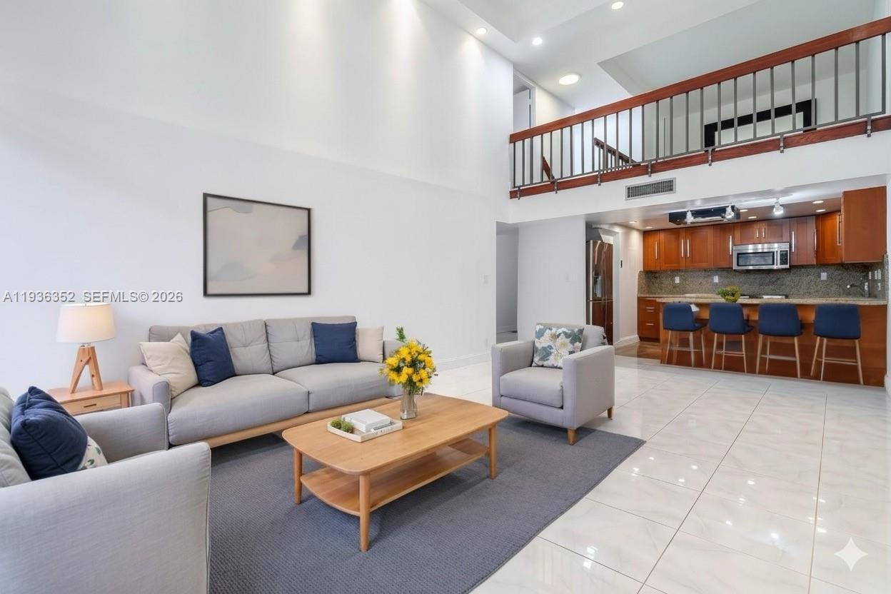 Photo of 20347 Country Club Dr (20347), Aventura, Florida, 33180 -