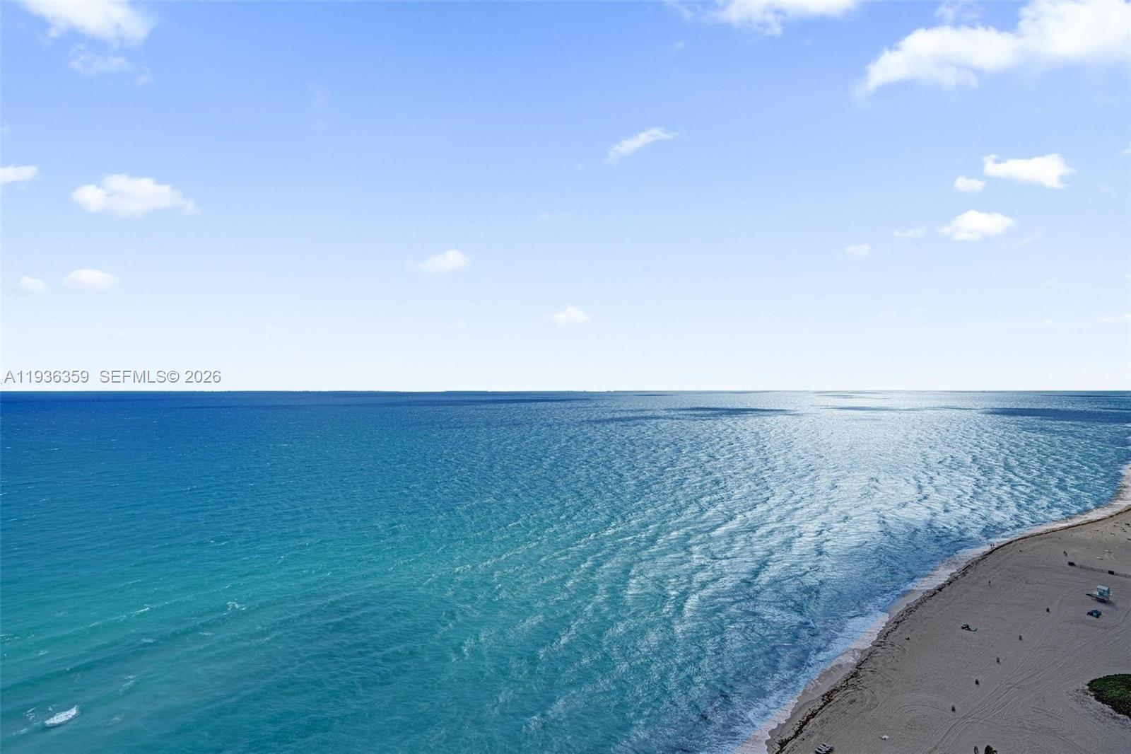 2201 3 / 4 2928 кв.футов $ 2025-12-29 0 Фото