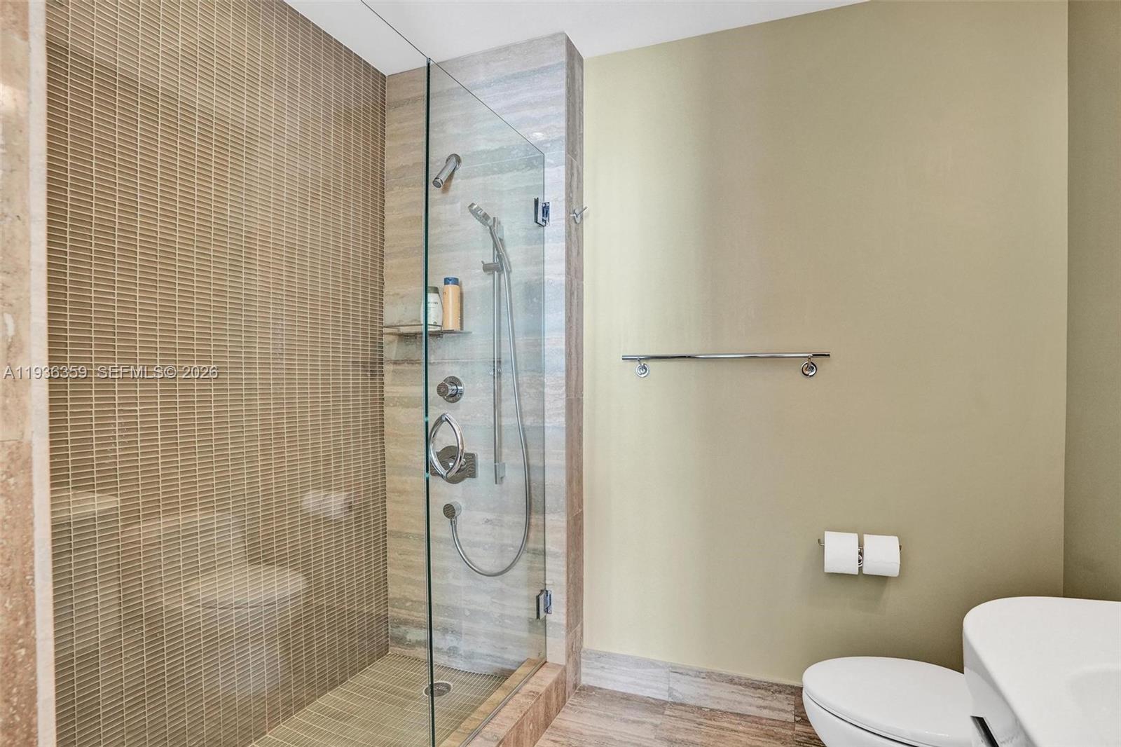 2201 3 / 4 2928 кв.футов $ 2025-12-29 0 Фото