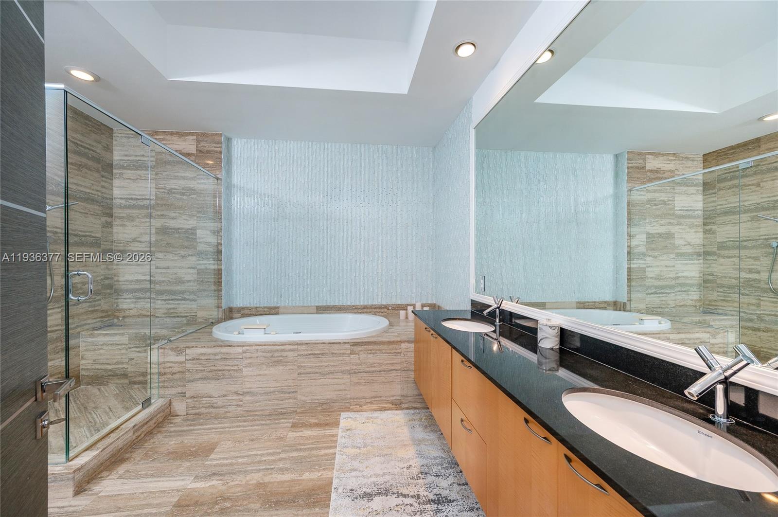 3807 3 / 3 2106 sq. ft. $ 2025-12-30 0 foto