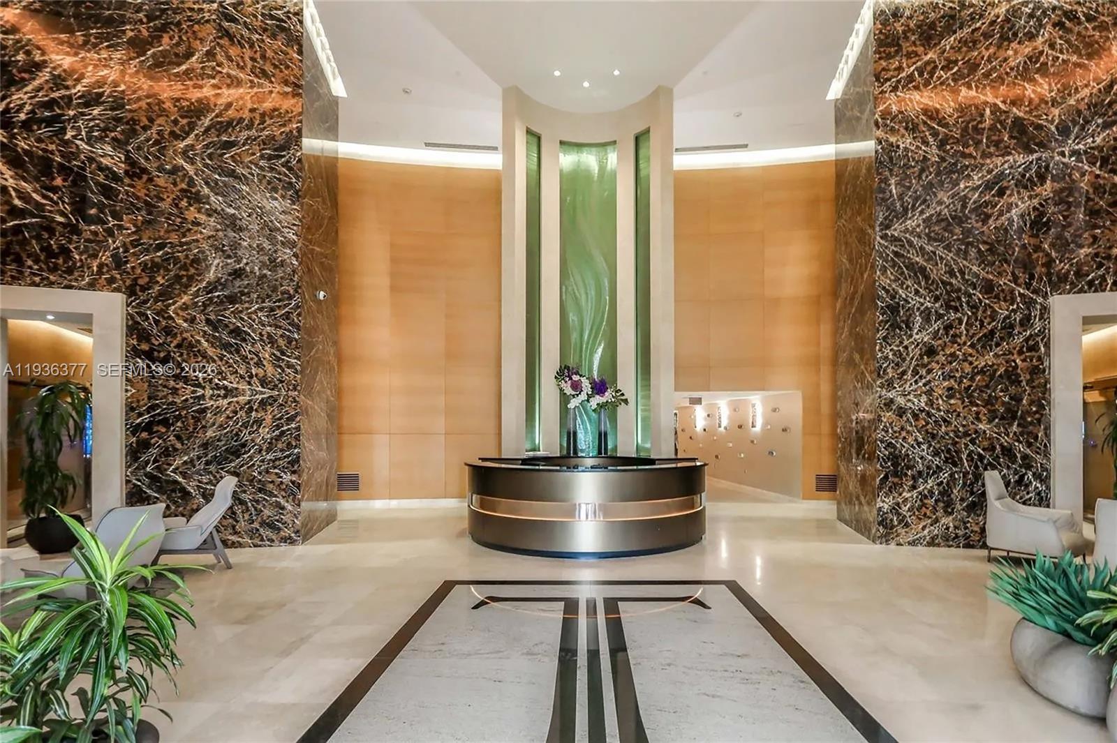 3807 3 / 3 2106 sq. ft. $ 2025-12-30 0 foto