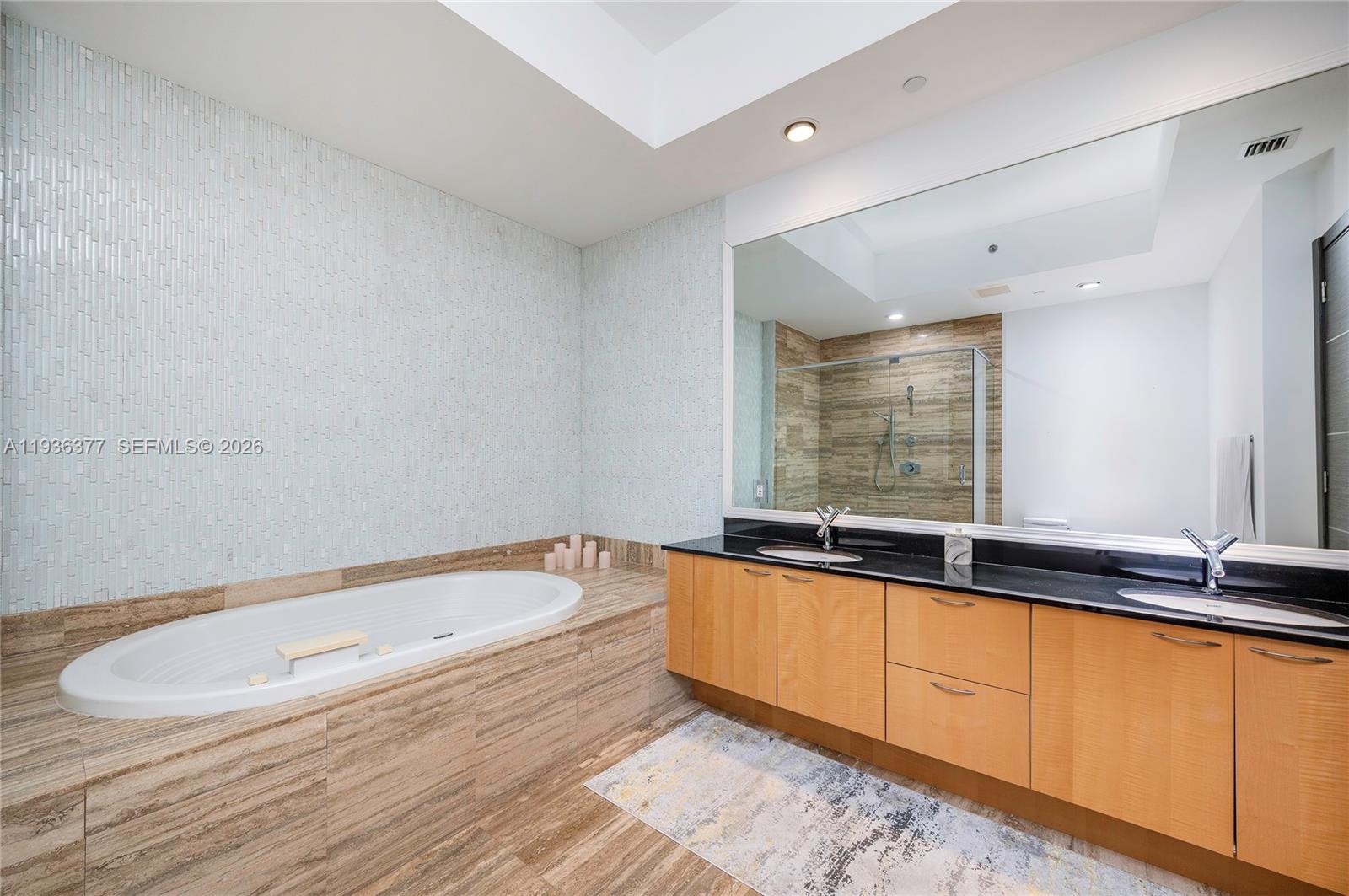 3807 3 / 3 2106 sq. ft. $ 2025-12-30 0 foto