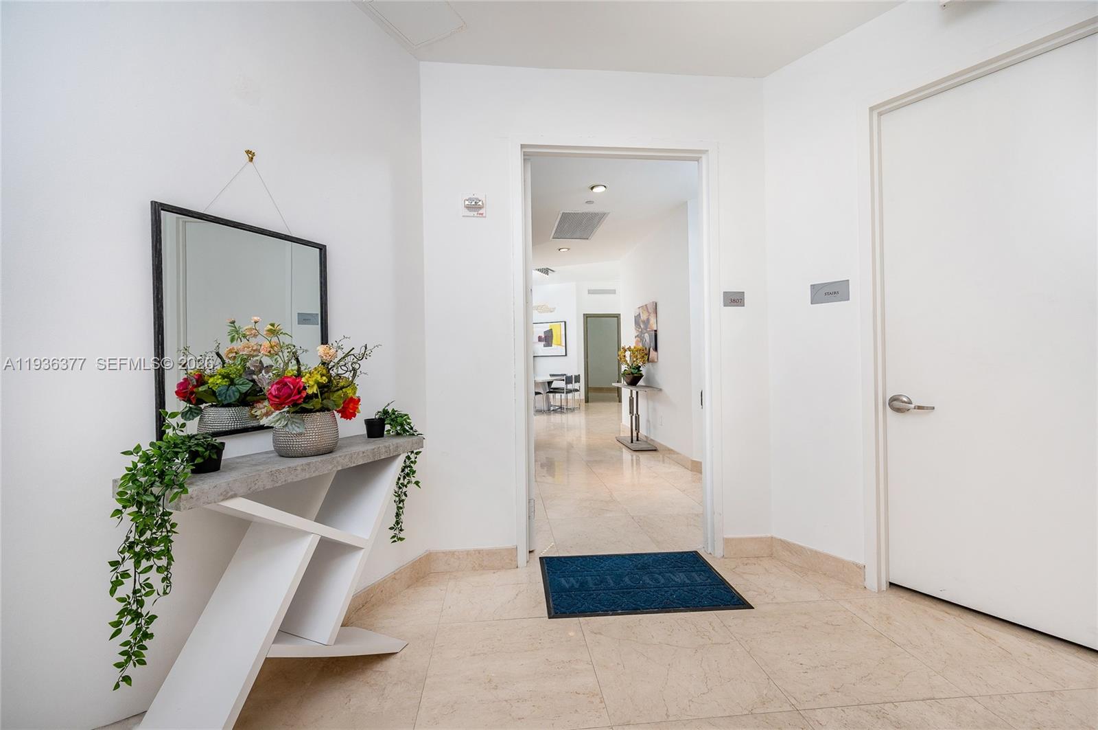 3807 3 / 3 2106 sq. ft. $ 2025-12-30 0 foto