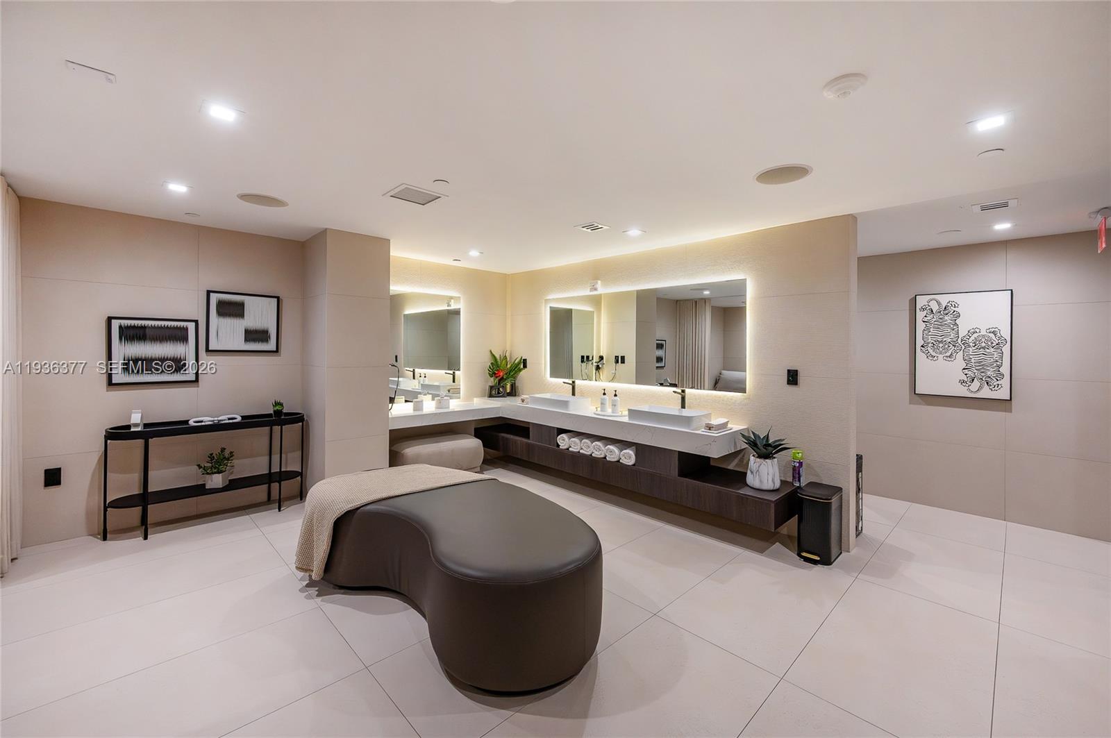 3807 3 / 3 2106 sq. ft. $ 2025-12-30 0 foto