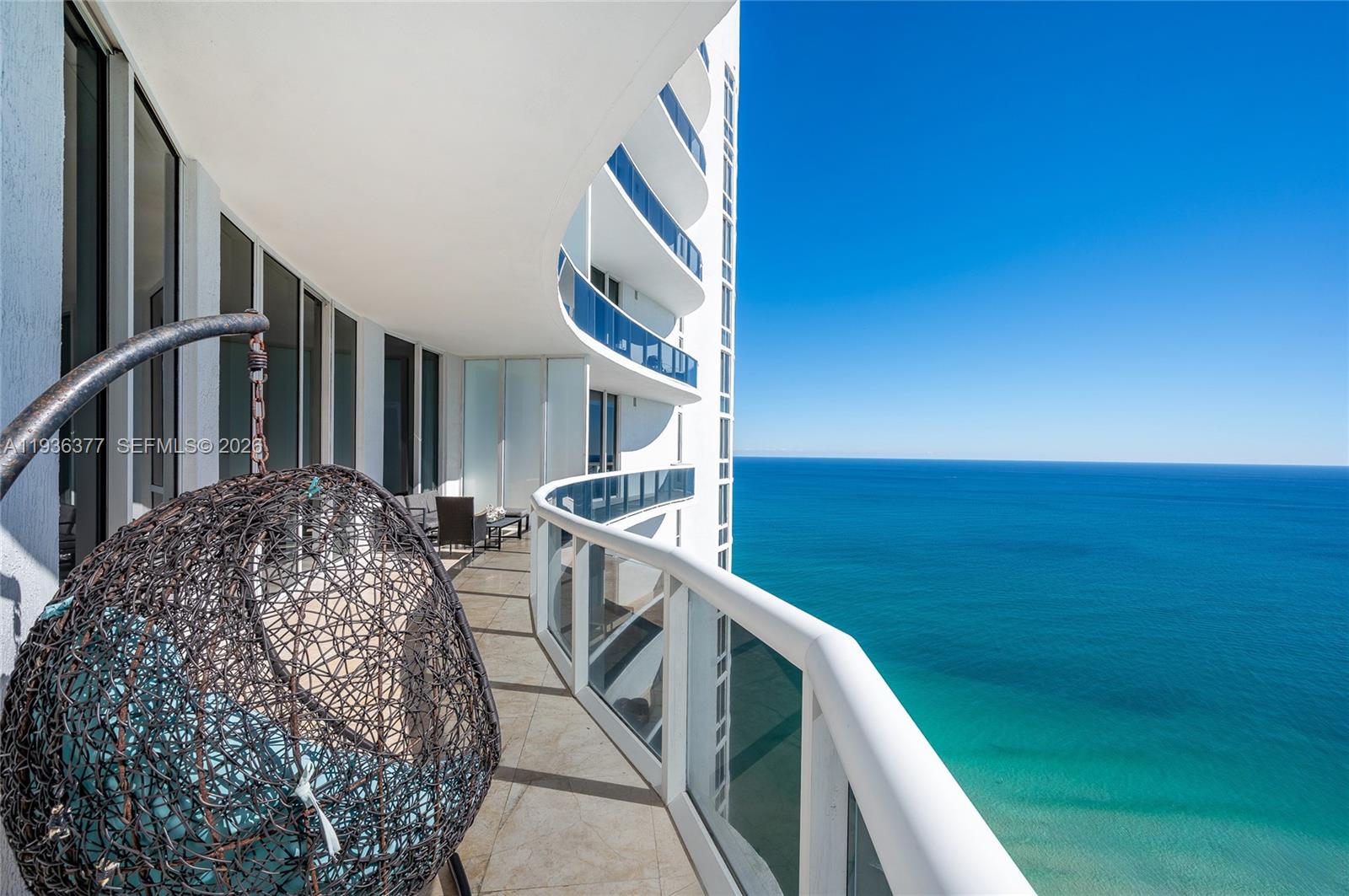 3807 3 / 3 2106 sq. ft. $ 2025-12-30 0 foto