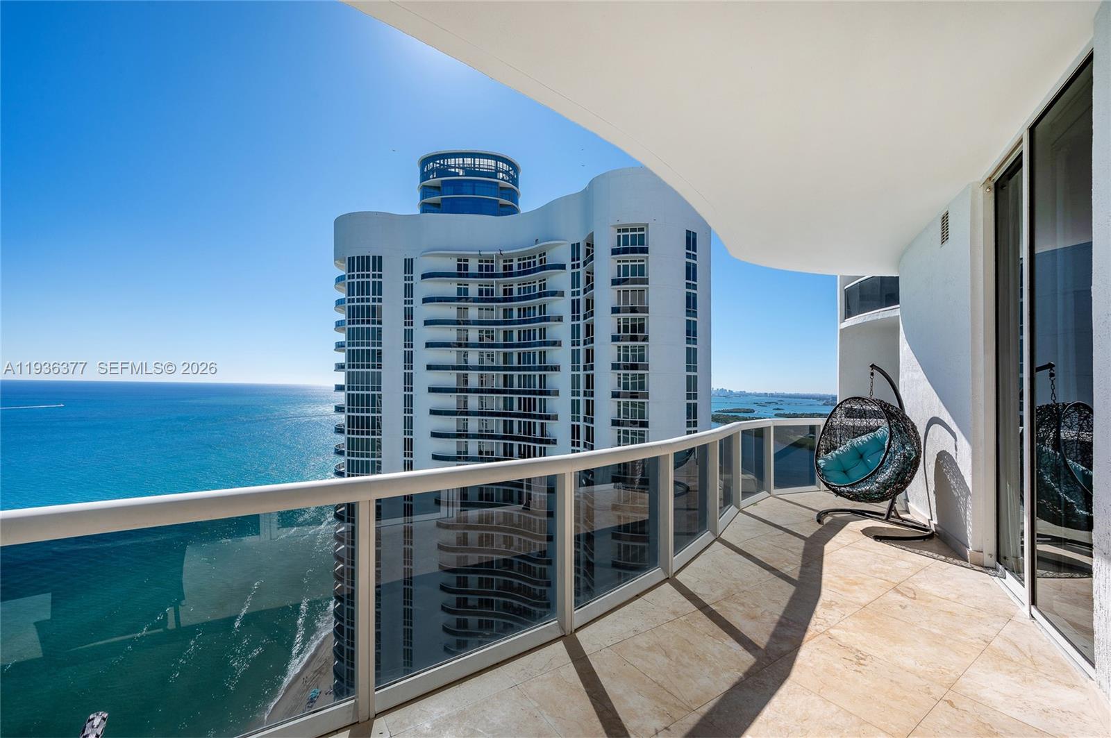 3807 3 / 3 2106 sq. ft. $ 2025-12-30 0 foto