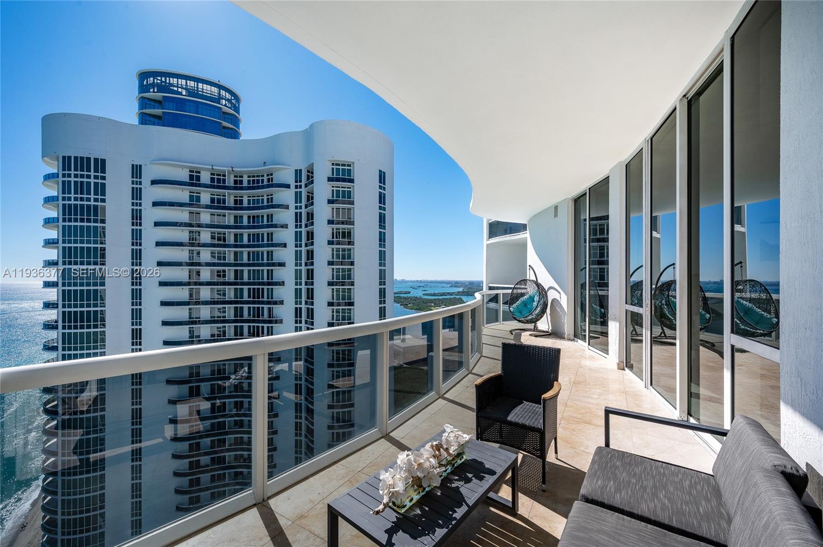 3807 3 / 3 2106 sq. ft. $ 2025-12-30 0 foto