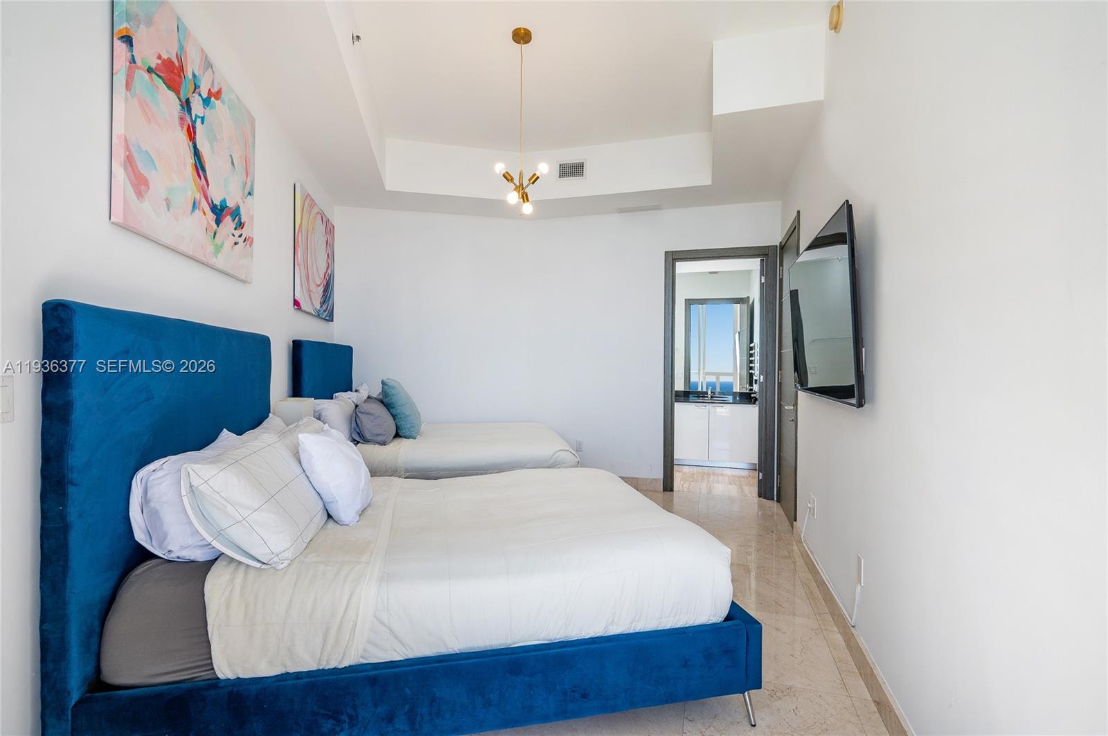 3807 3 / 3 2106 sq. ft. $ 2025-12-30 0 foto