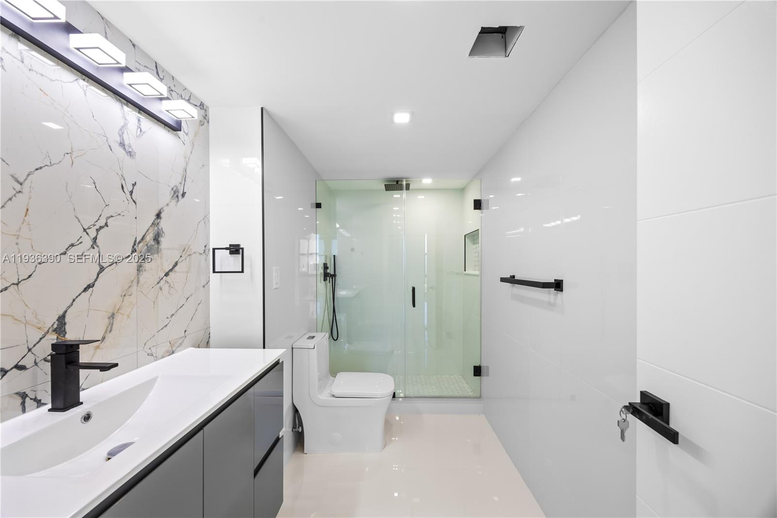 Photo of 20379 Country Club Dr  #1938, Aventura, Florida, 33180 - 