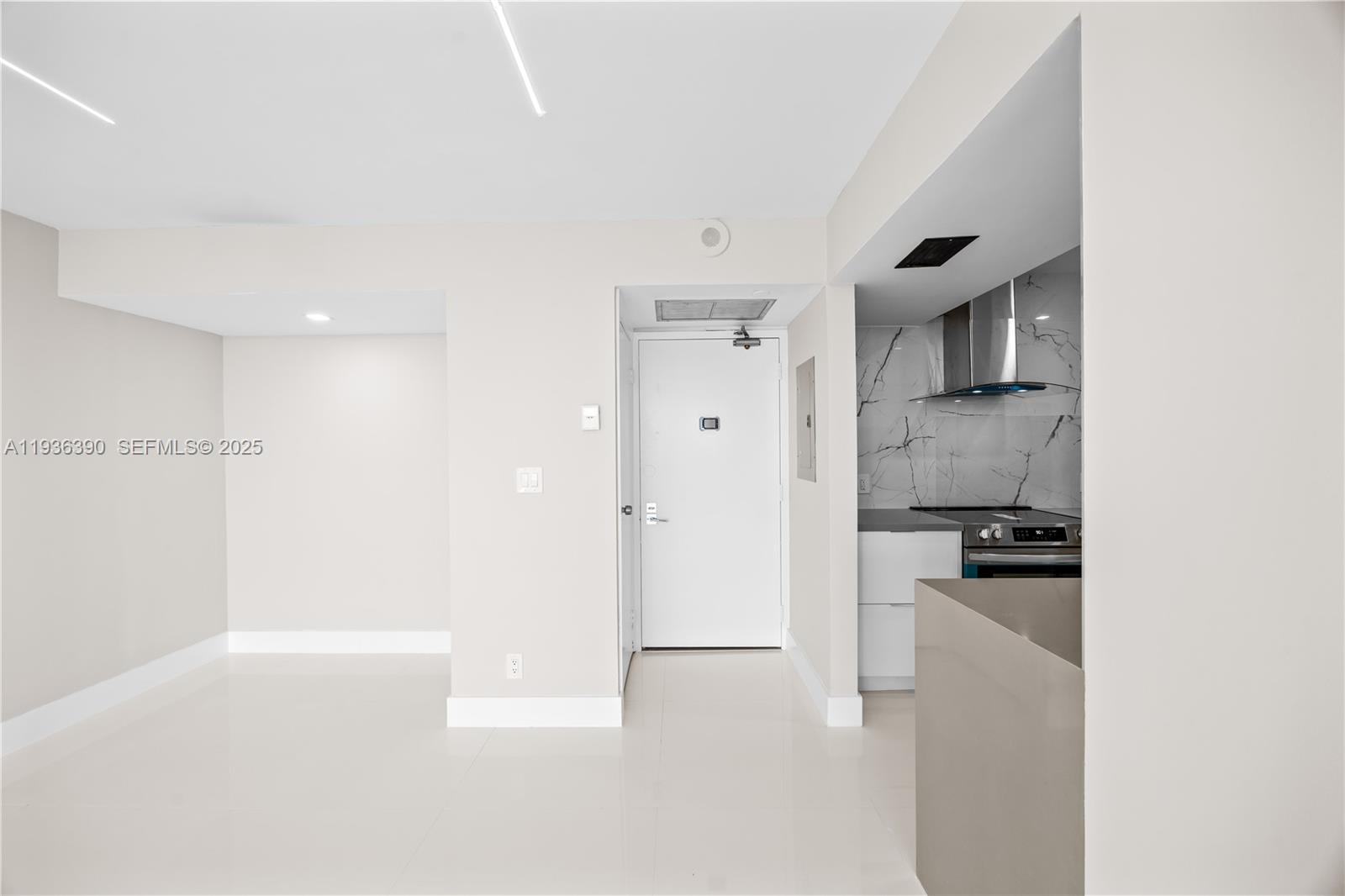 Photo of 20379 Country Club Dr  #1938, Aventura, Florida, 33180 - 