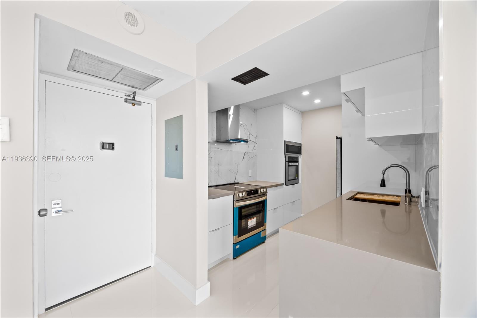 Photo of 20379 Country Club Dr  #1938, Aventura, Florida, 33180 - 