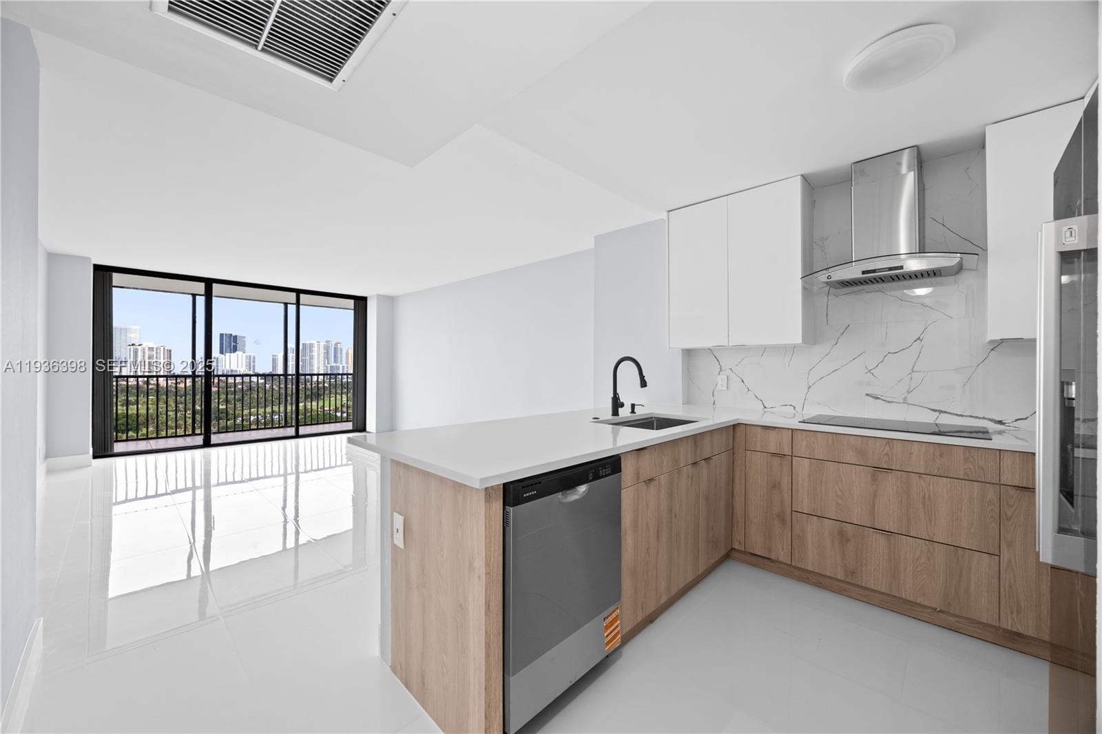 Photo of 20335 Country Club Dr  #1905, Aventura, Florida, 33180 - 