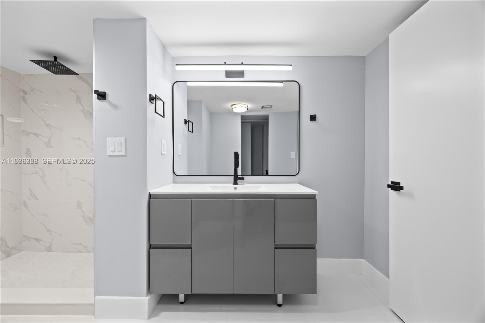 Photo of 20335 Country Club Dr  #1905, Aventura, Florida, 33180 - 