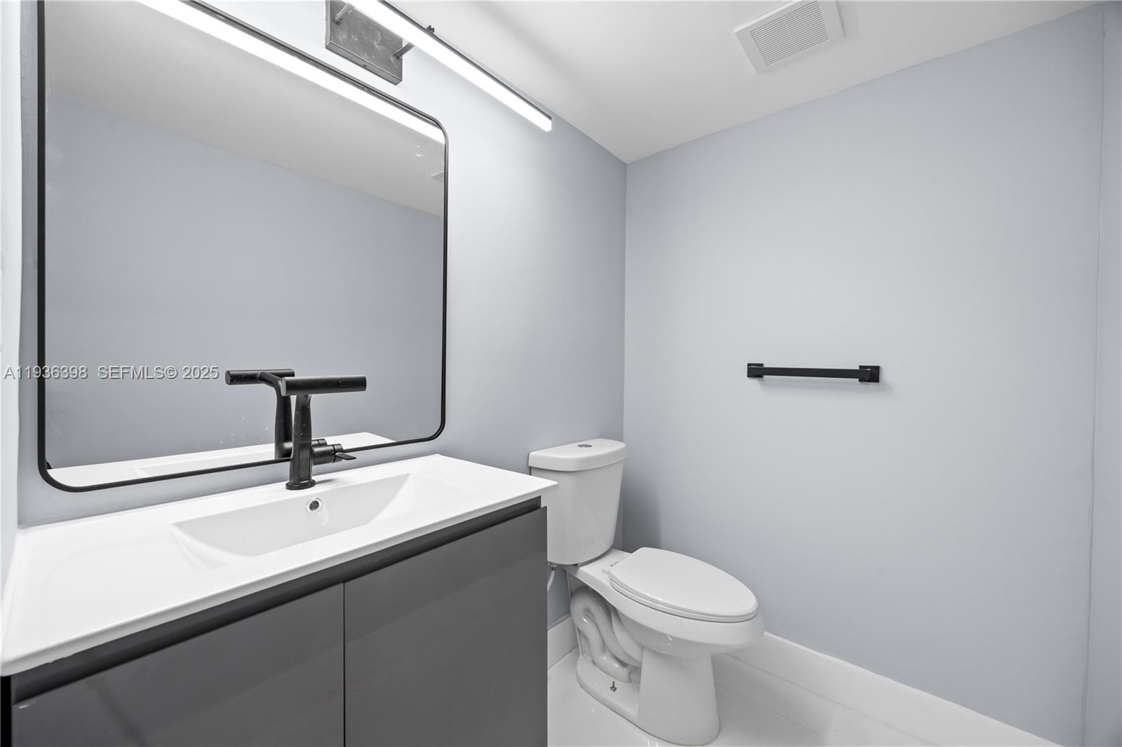 Photo of 20335 Country Club Dr  #1905, Aventura, Florida, 33180 - 