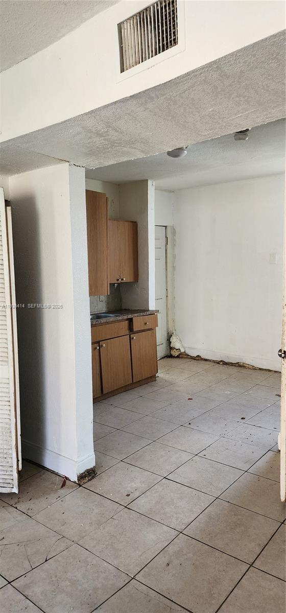   /  2380 sq. ft. $ 2025-12-30 0 Photo