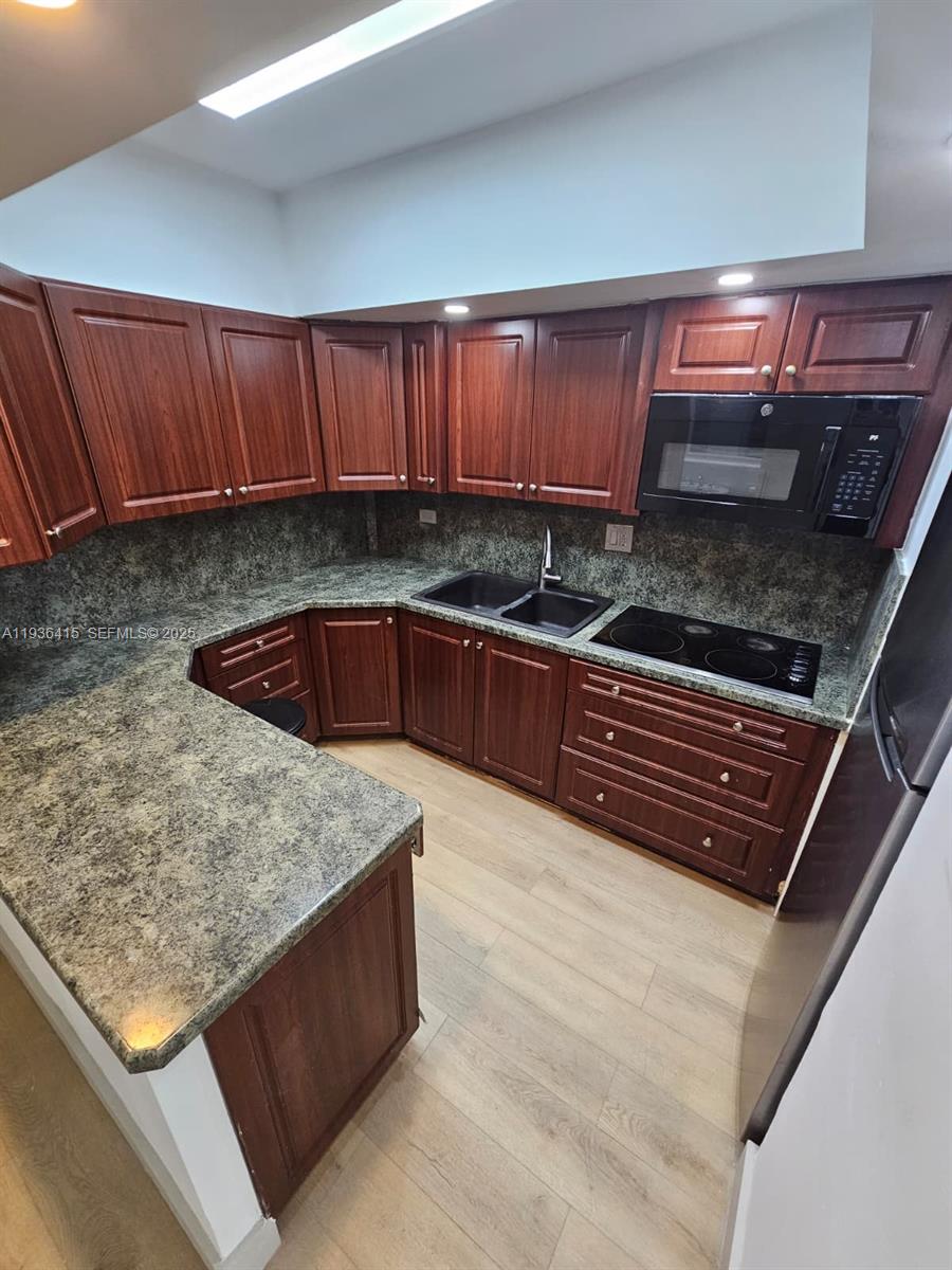 Подробнее 316 0 / 1 480 кв.футов $ 2025-12-30 0 Фото