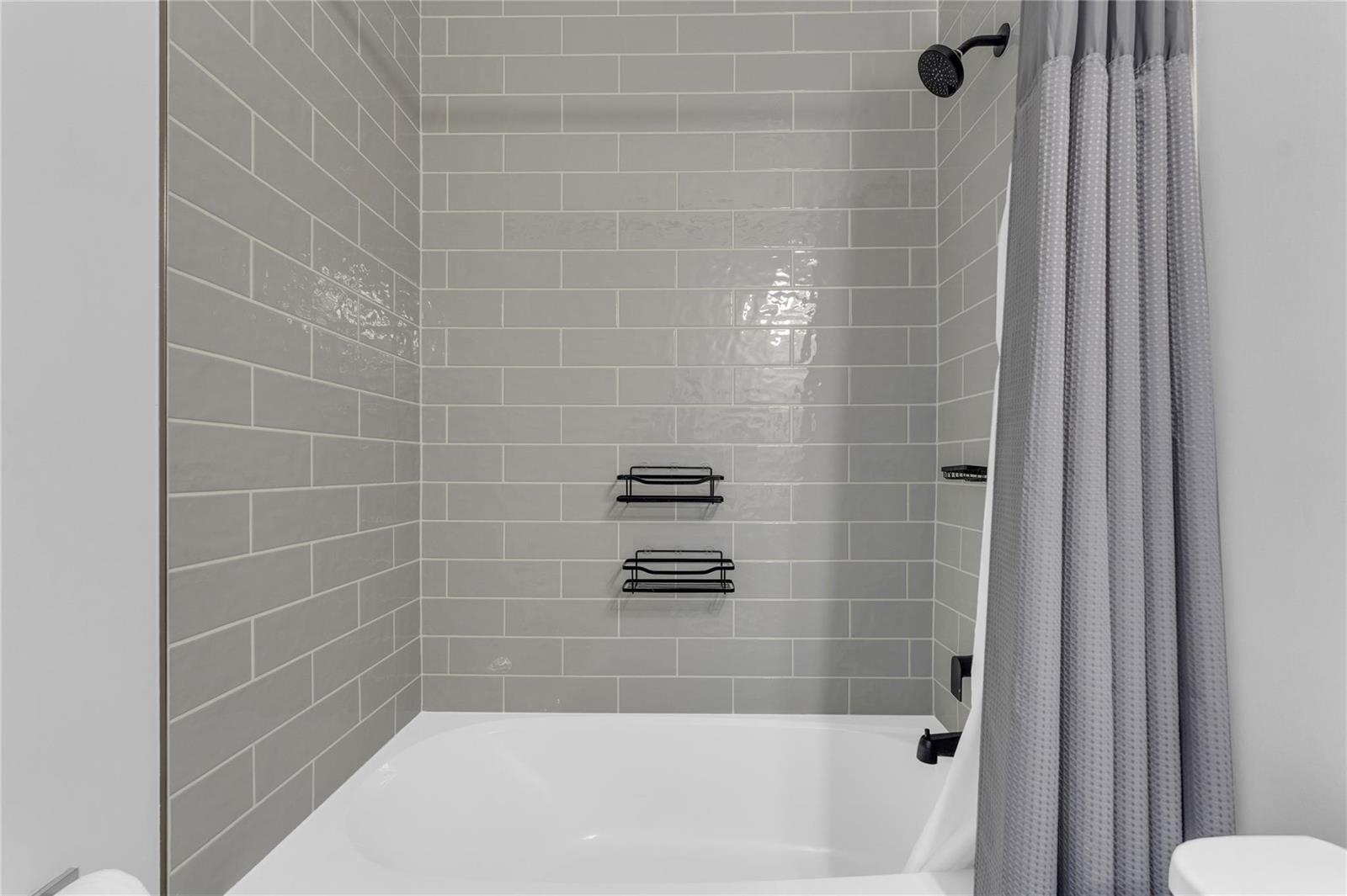 Ver detalles 2854 4 / 3 2130 sq. ft. $ 2026-04-29 0 foto