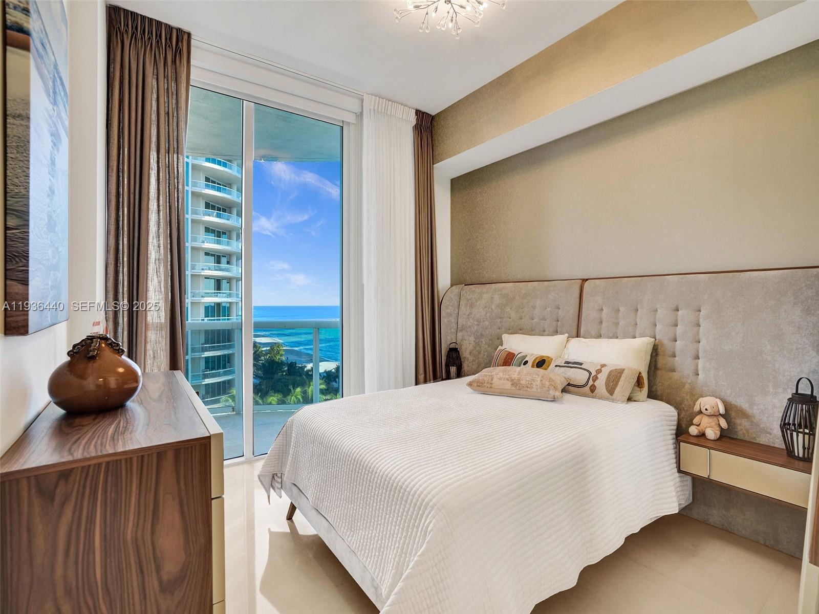 702 3 / 4 1979 sq. ft. $ 2025-12-30 0 foto