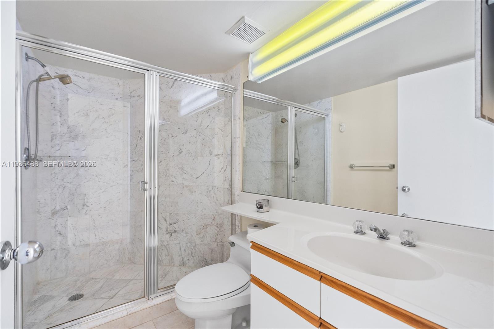 Photo of 19195 36th Ct  #1706, Aventura, Florida, 33180 - Second Bathroom