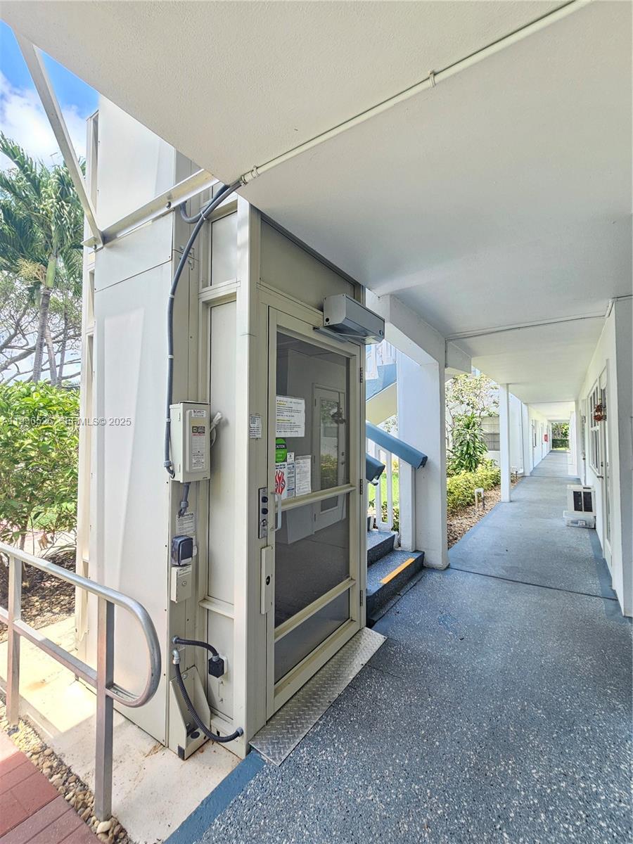 See details 62 2 / 2 820 sq. ft. $ 2025-12-30 0 Photo