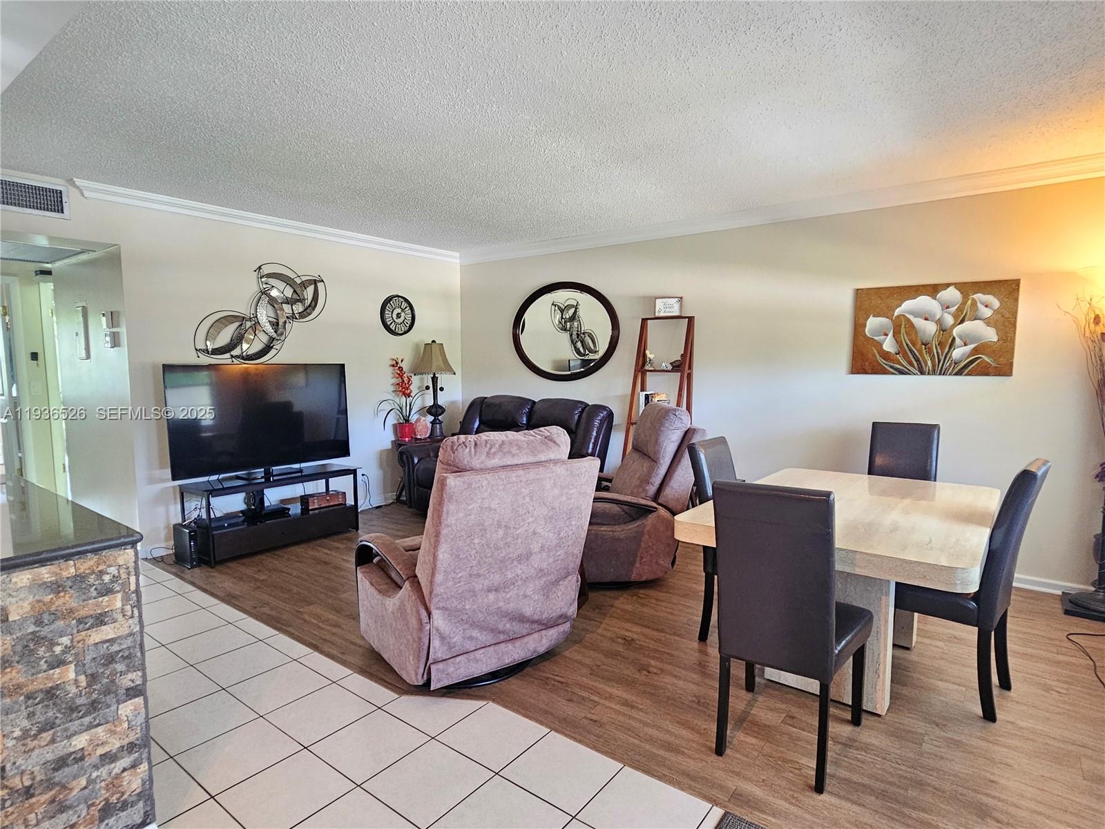 See details 62 2 / 2 820 sq. ft. $ 2025-12-30 0 Photo