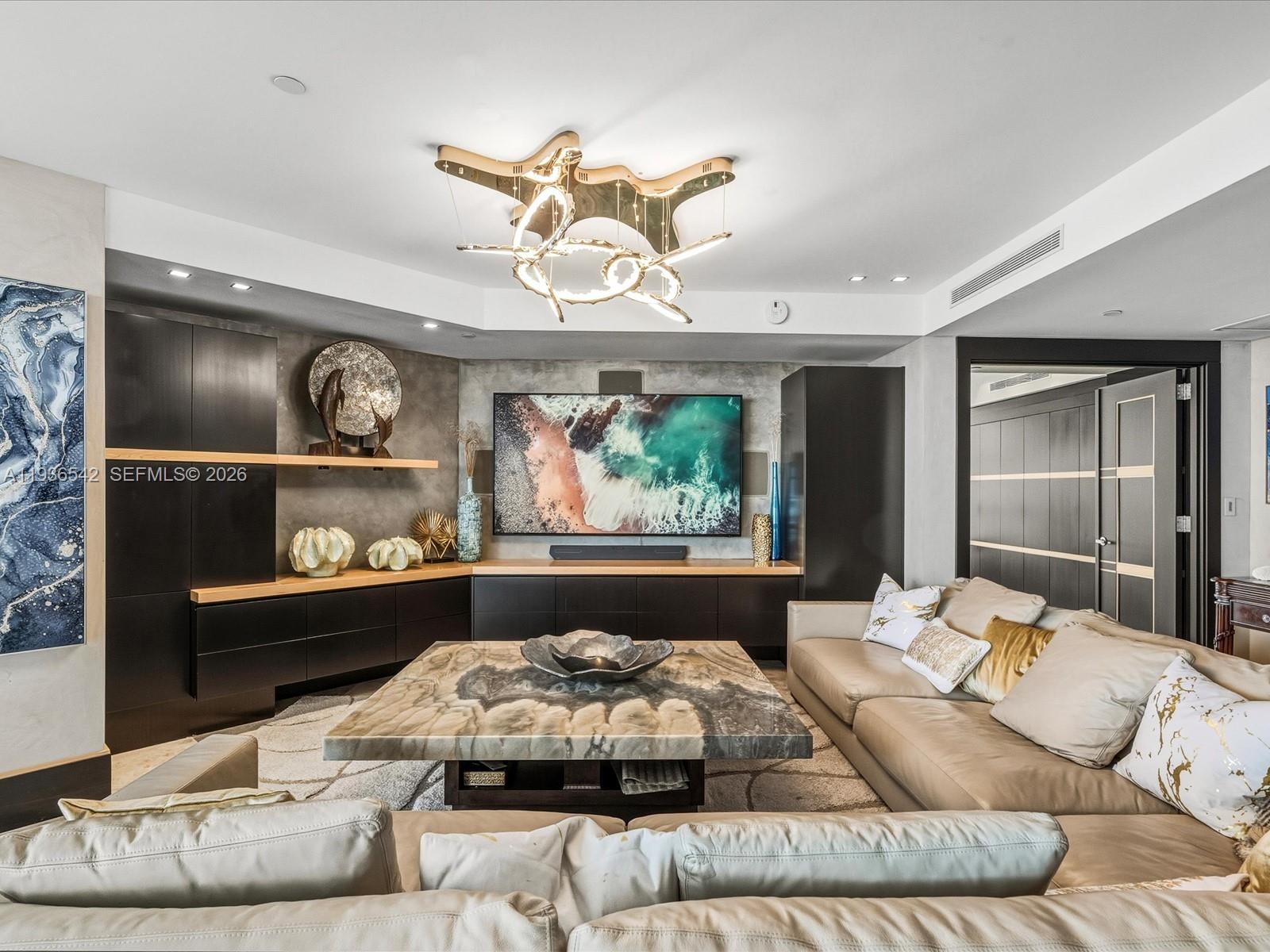 See details 5101 3 / 4 3016 sq. ft. $ 2025-12-30 0 Photo