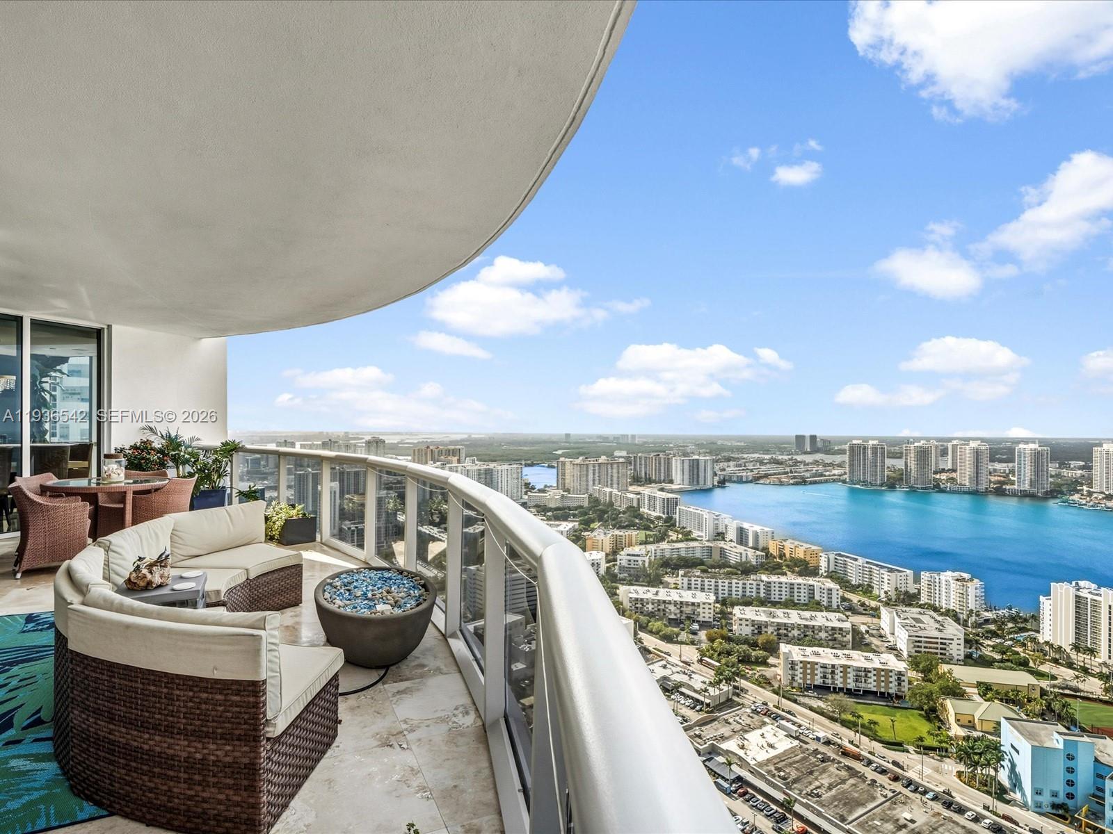 See details 5101 3 / 4 3016 sq. ft. $ 2025-12-30 0 Photo