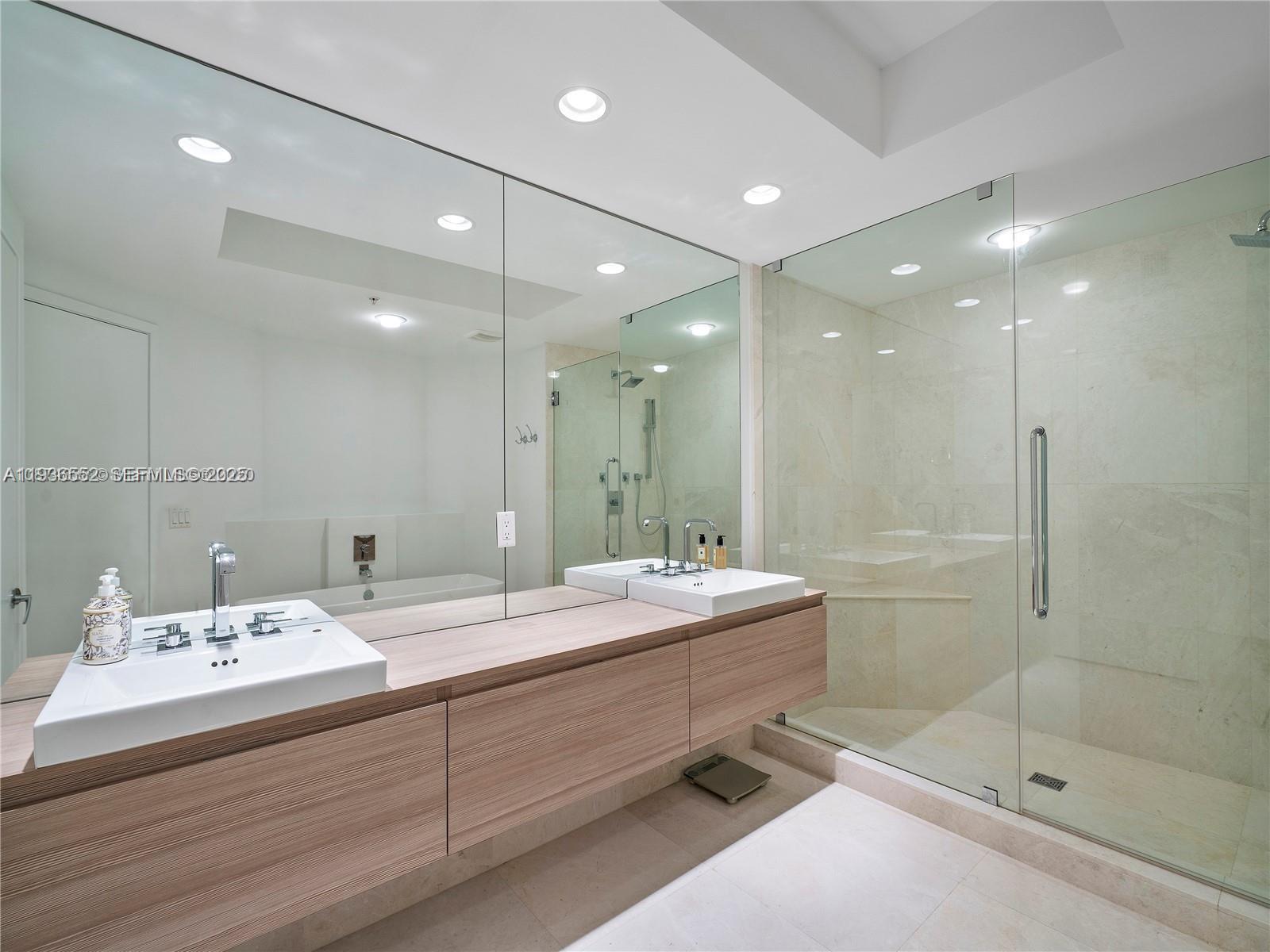 Photo of 17301 Biscayne Blvd #1105, North Miami Beach, Florida, 33160 -