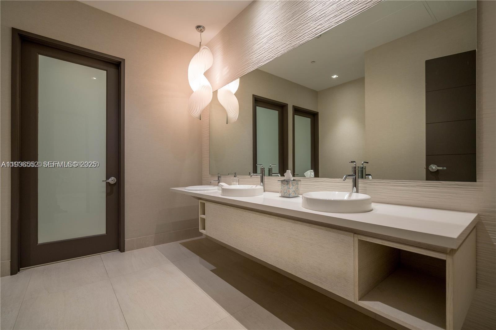 Photo of 17301 Biscayne Blvd #1105, North Miami Beach, Florida, 33160 -