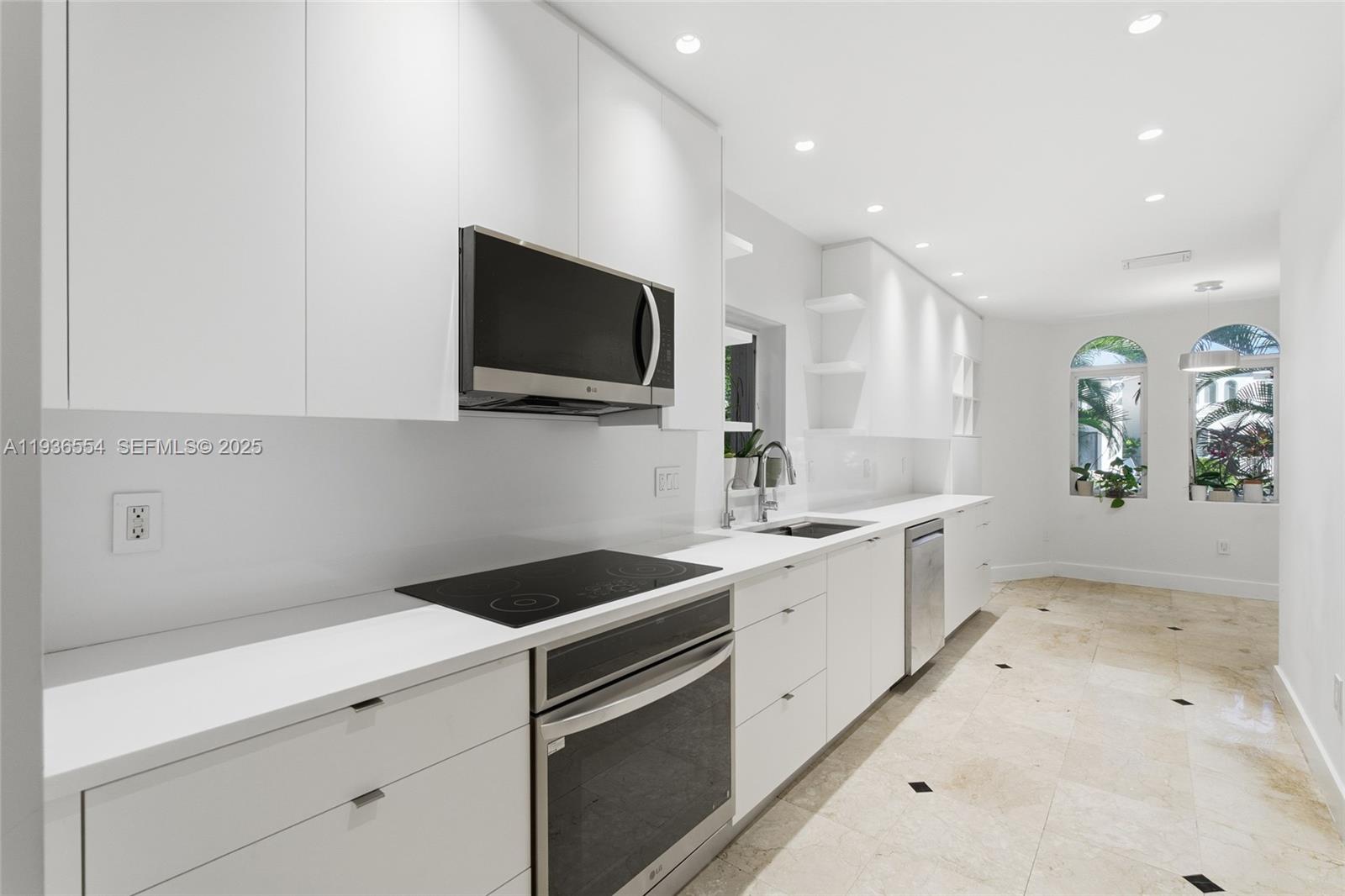 Photo of 3135 NE 211 ST  (3135), Aventura, Florida, 33180 - 