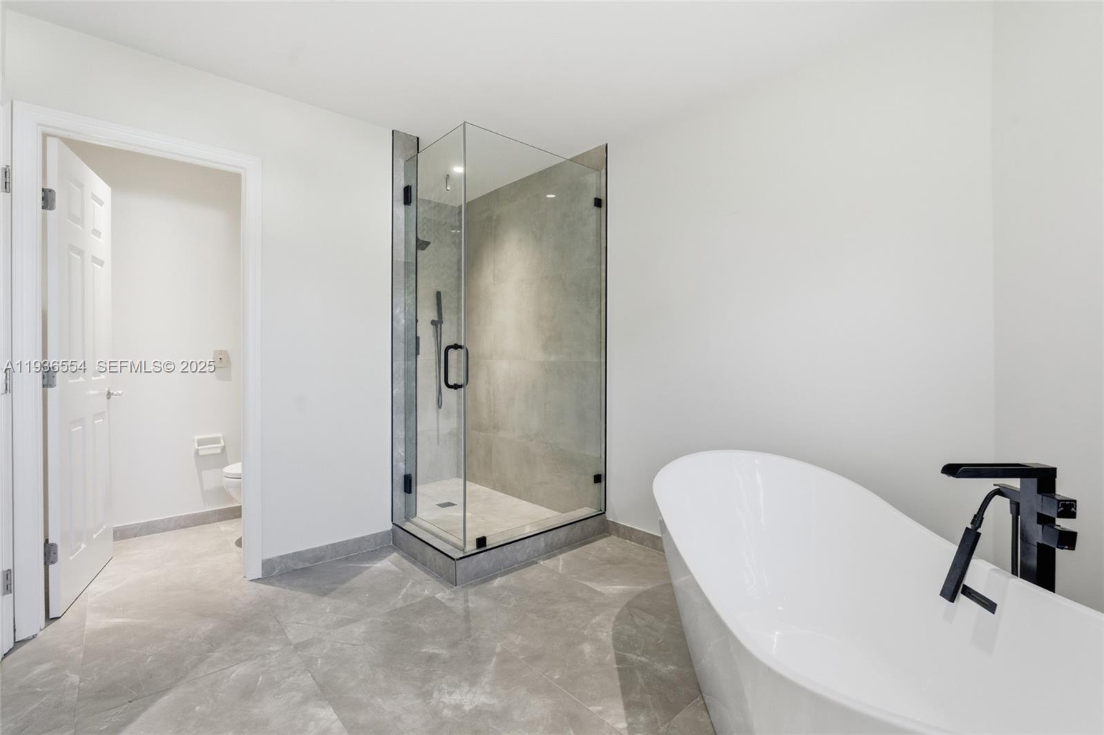 Photo of 3135 NE 211 ST  (3135), Aventura, Florida, 33180 - 