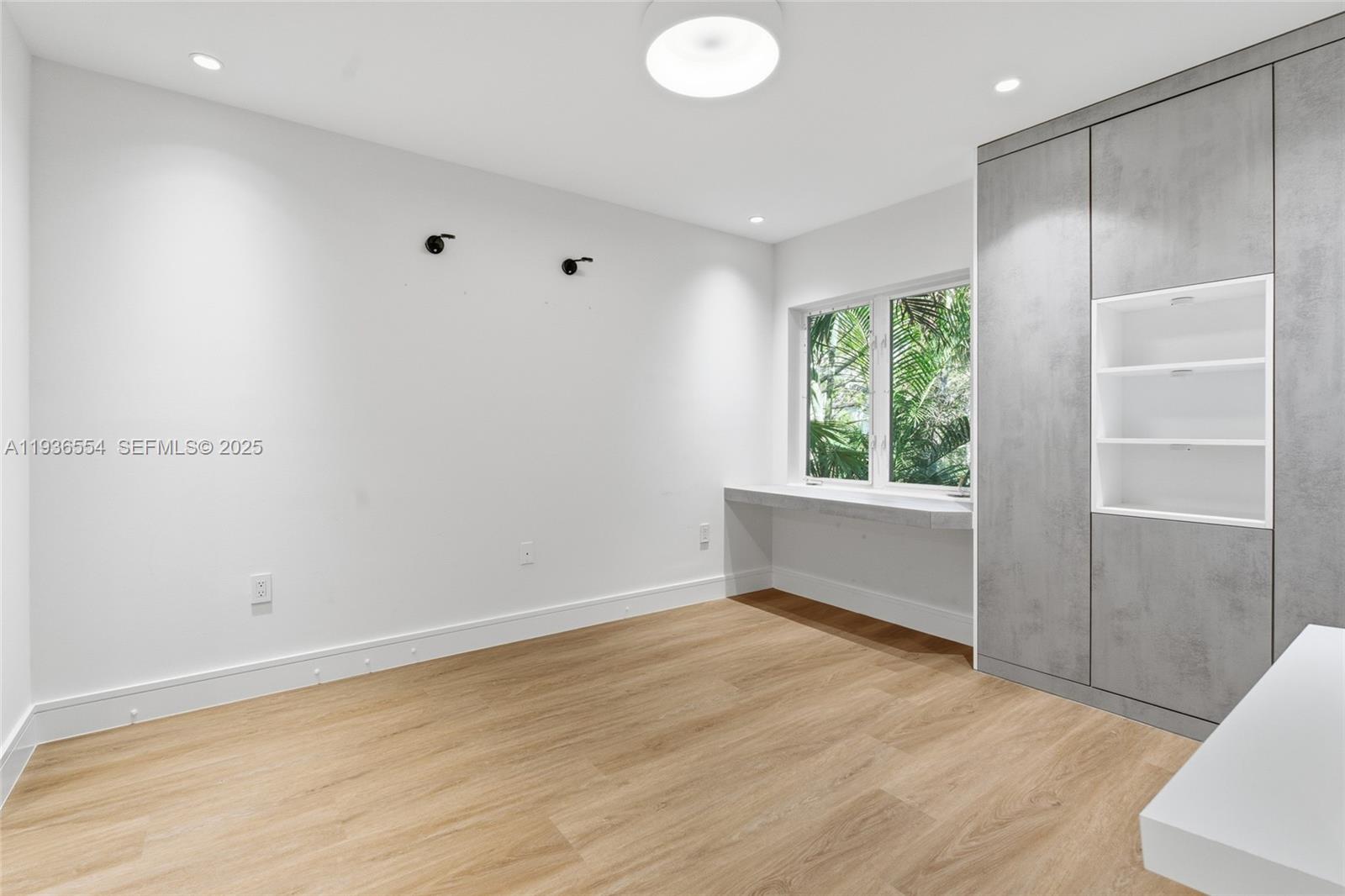 Photo of 3135 NE 211 ST  (3135), Aventura, Florida, 33180 - 