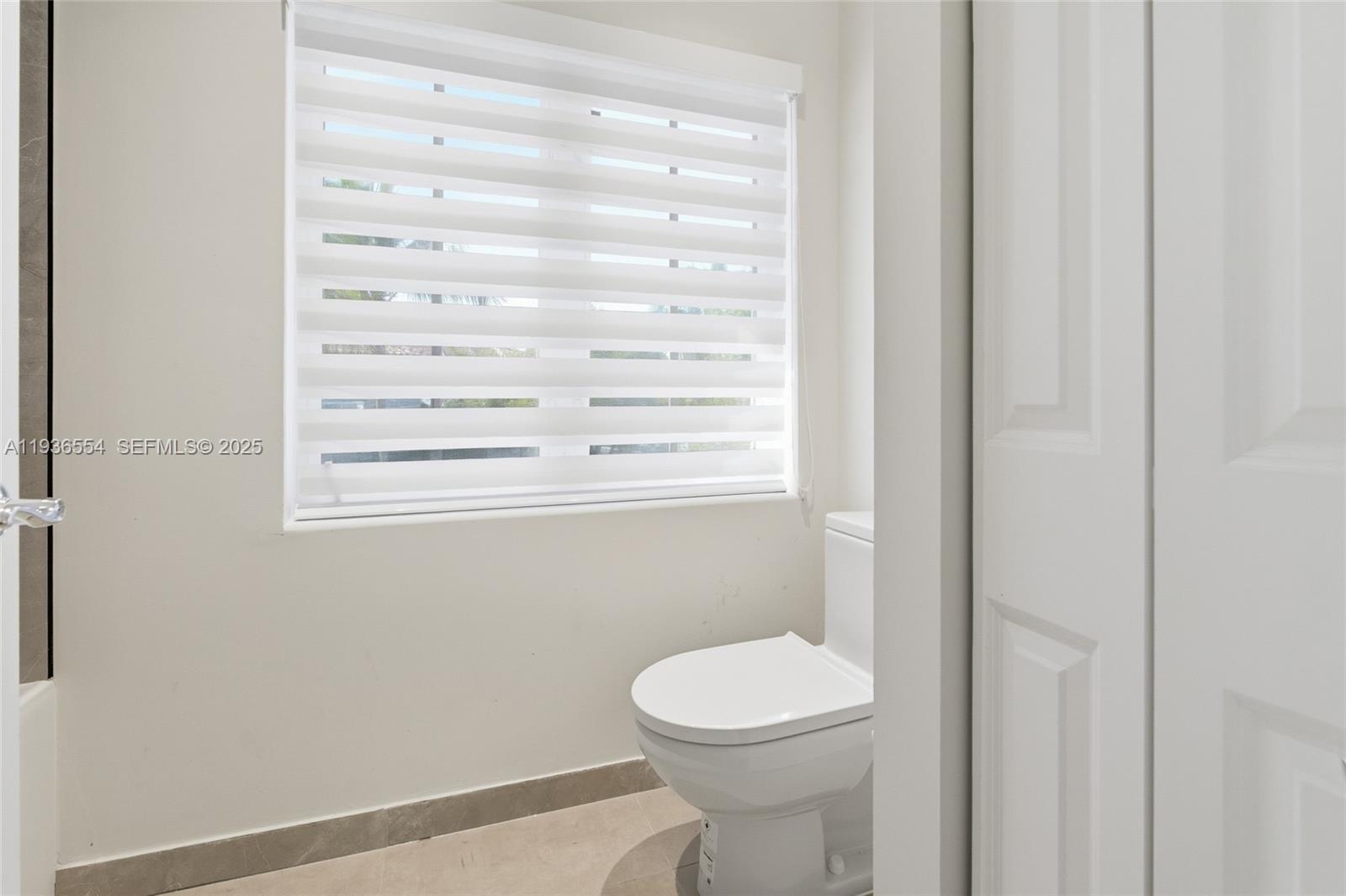 Photo of 3135 NE 211 ST  (3135), Aventura, Florida, 33180 - 