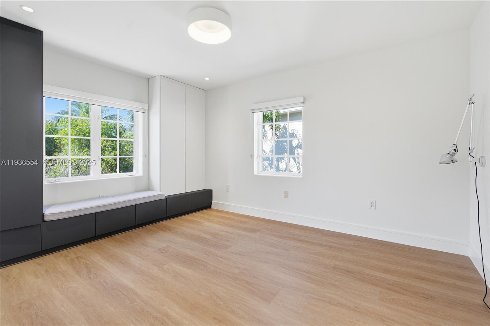 Photo of 3135 NE 211 ST  (3135), Aventura, Florida, 33180 - 