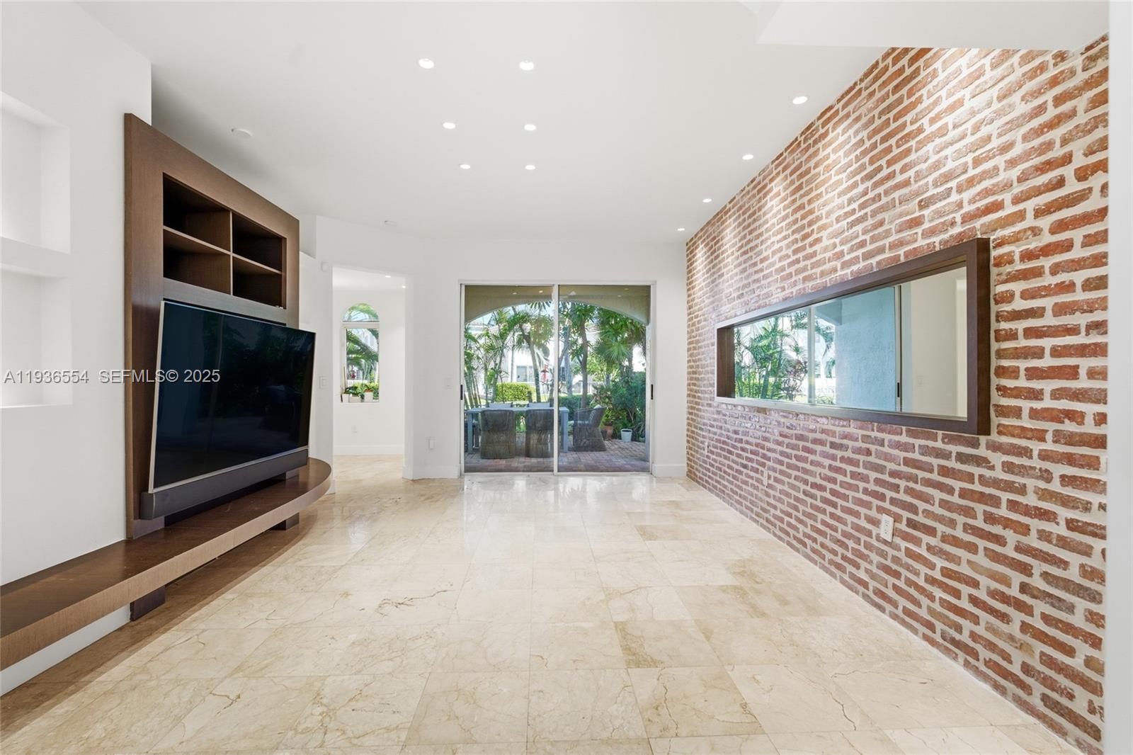 Photo of 3135 NE 211 ST  (3135), Aventura, Florida, 33180 - 