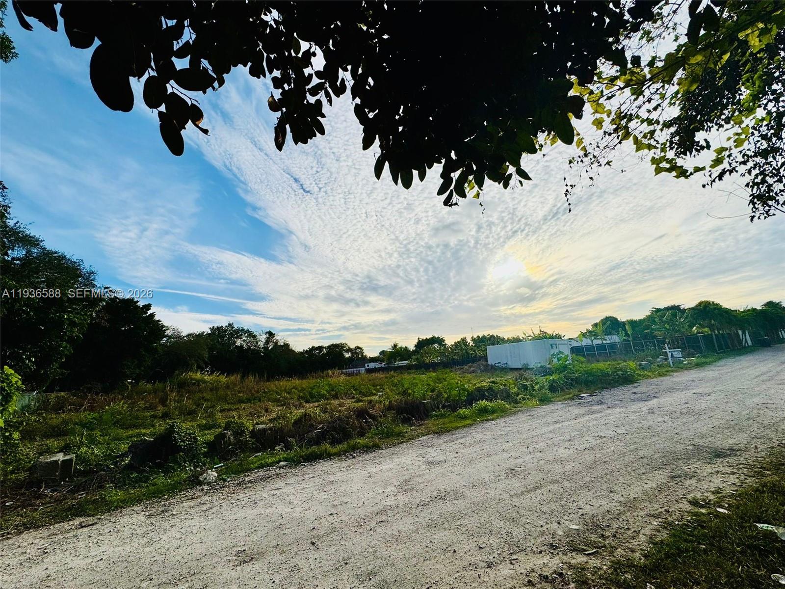   /   sq. ft. $ 2025-12-30 0 foto