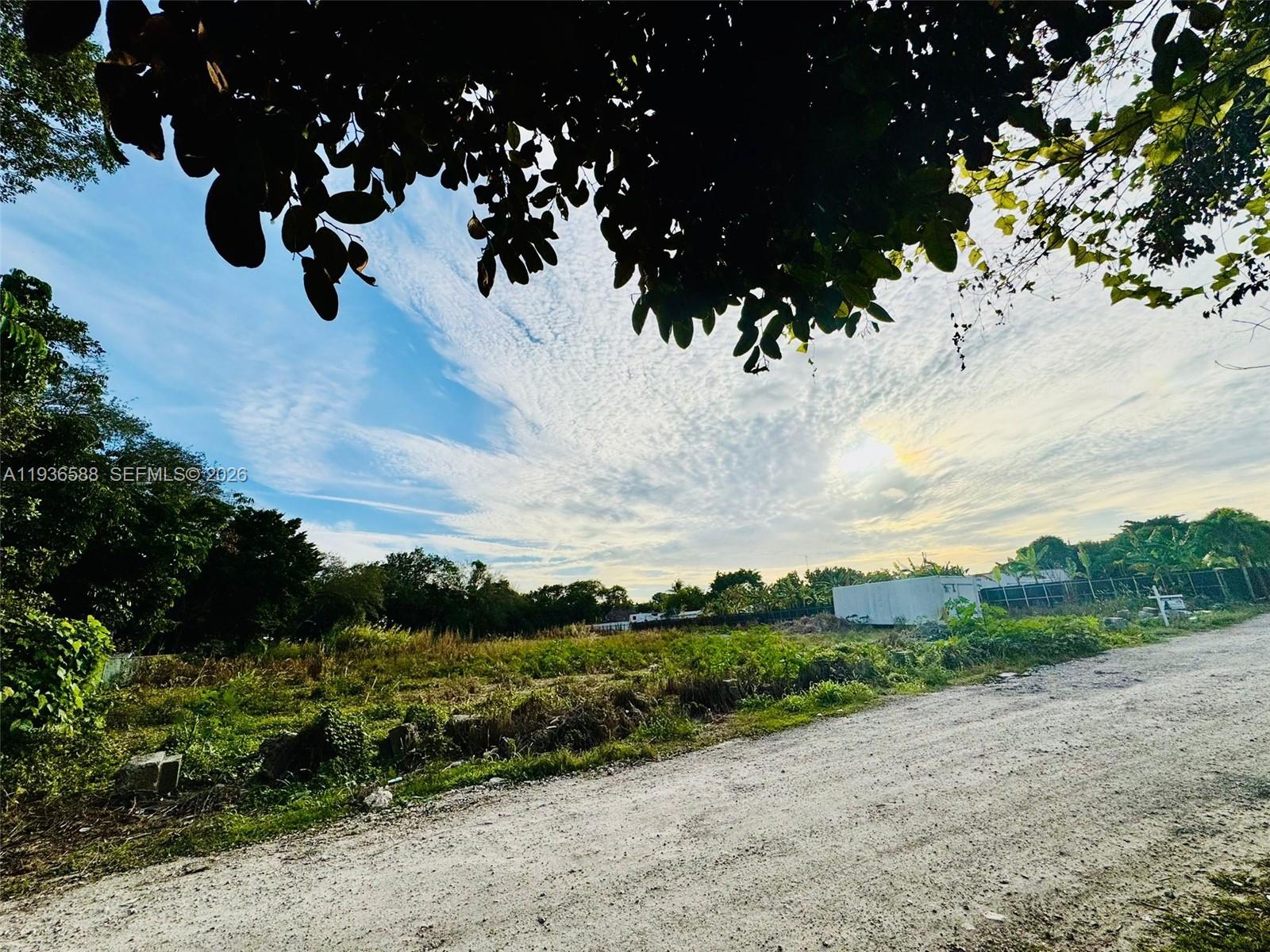   /   sq. ft. $ 2025-12-30 0 foto