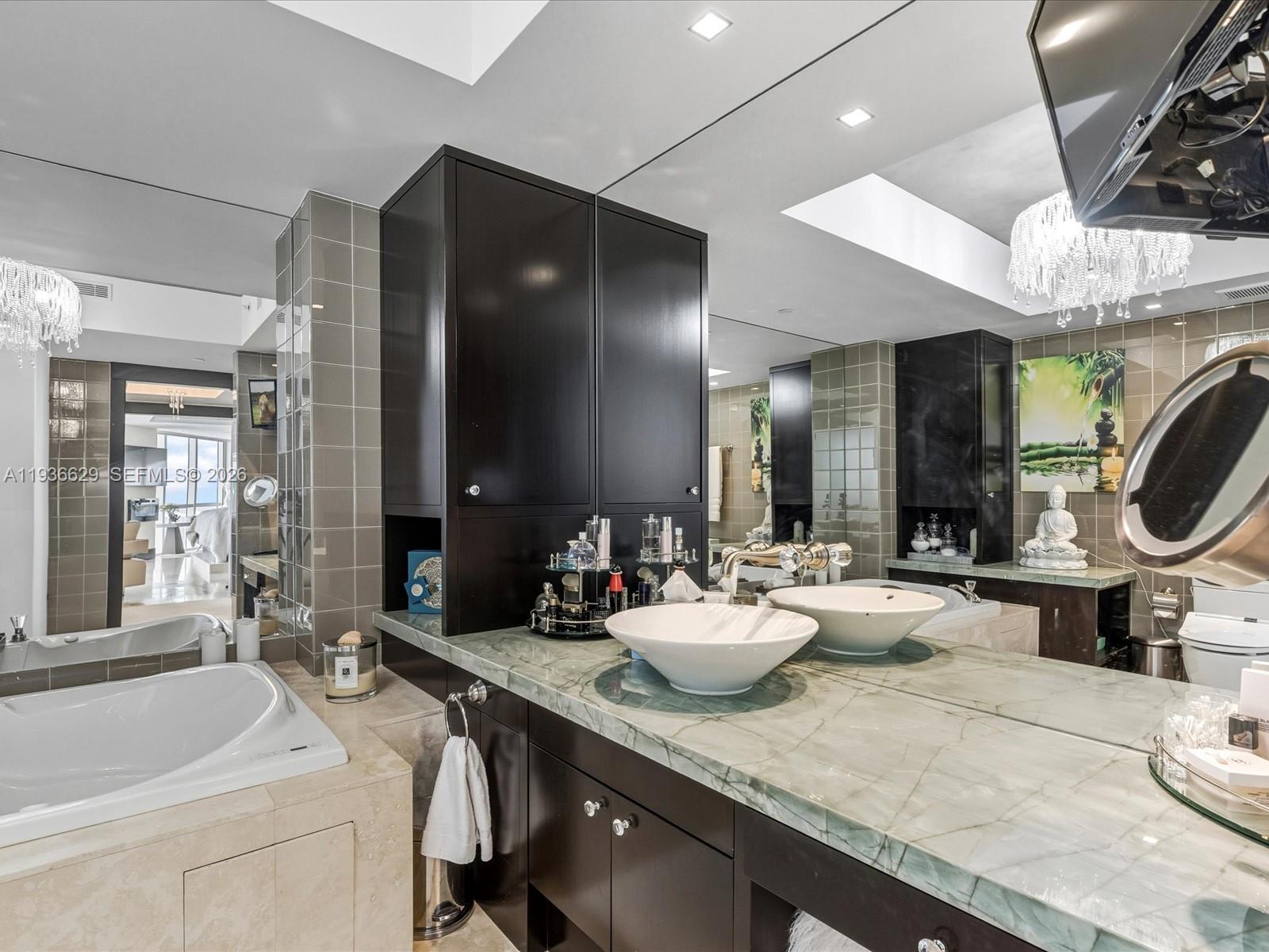 5101 3 / 4 3016 sq. ft. $ 2025-12-30 0 foto