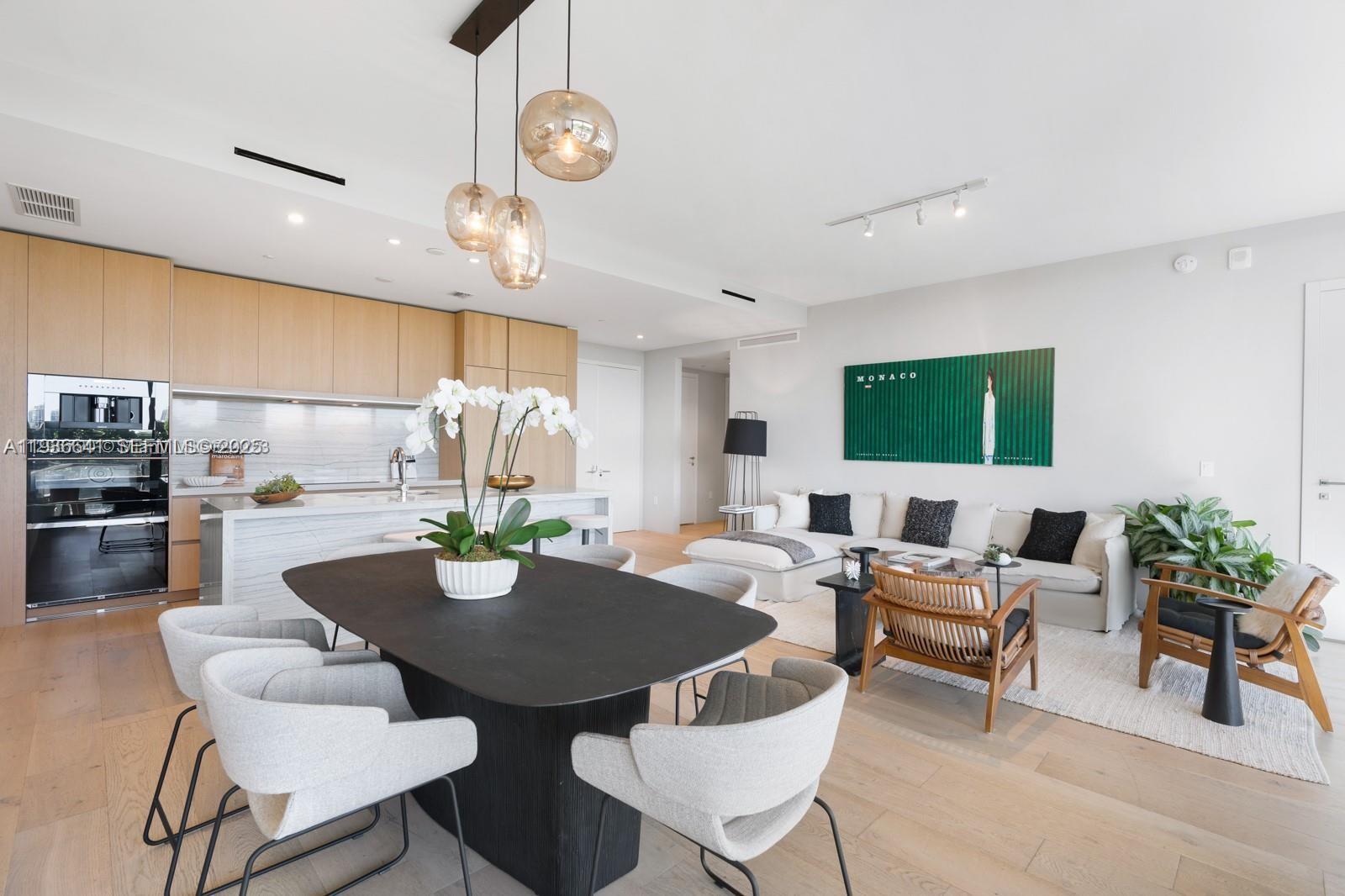 404 2 / 3 1594 sq. ft. $ 2025-12-30 0 Photo