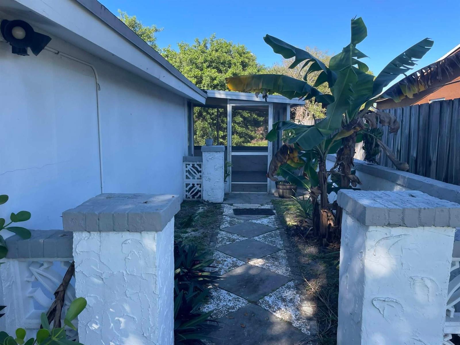 Ver detalles 4421 3 / 2 1368 sq. ft. $ 2026-06-22 0 foto