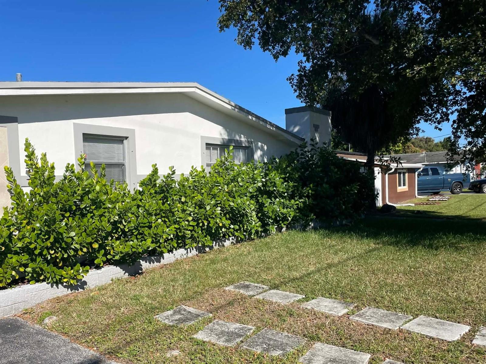 Ver detalles 4421 3 / 2 1368 sq. ft. $ 2026-06-22 0 foto