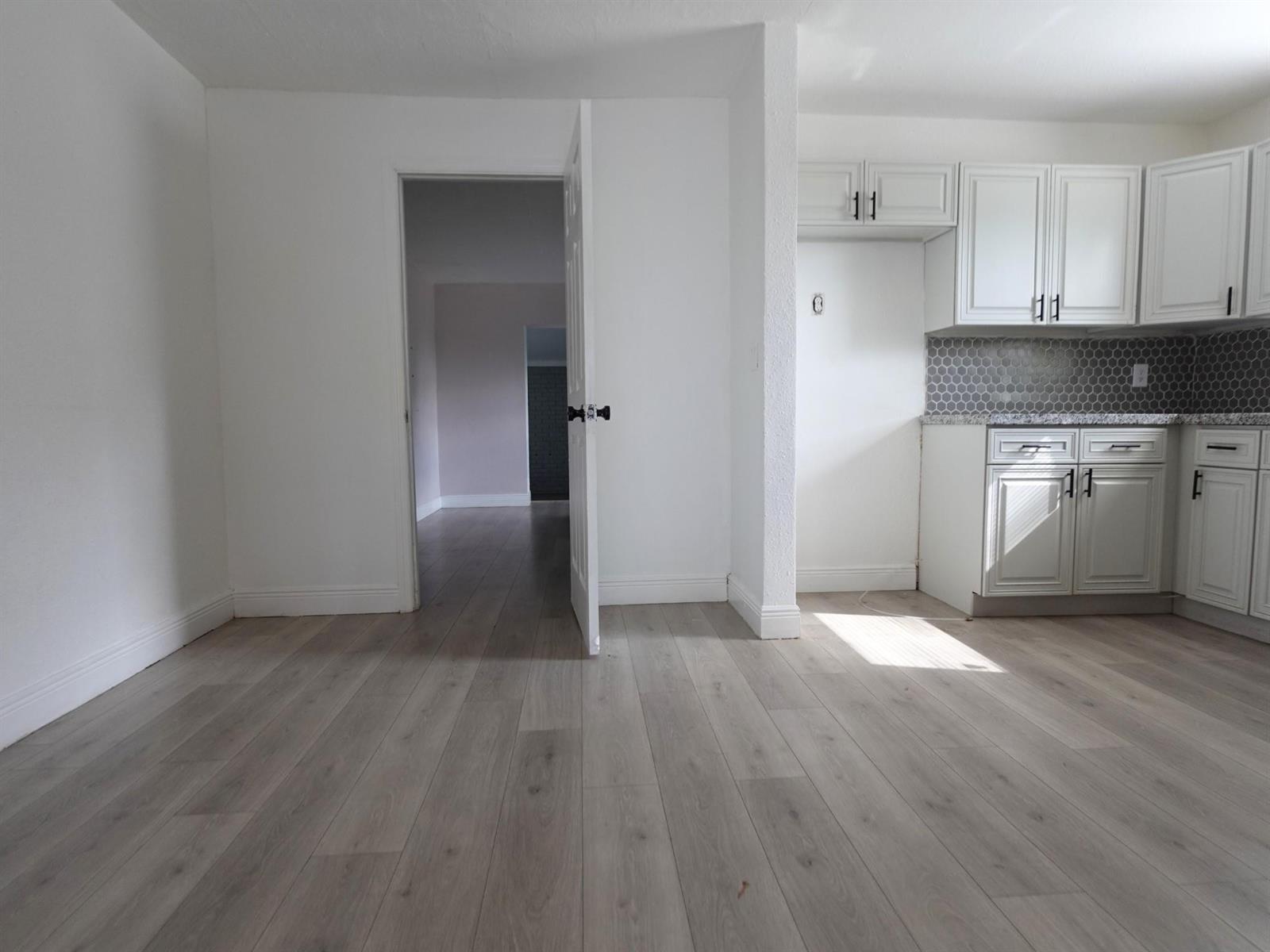 Ver detalles 4421 3 / 2 1368 sq. ft. $ 2026-06-22 0 foto