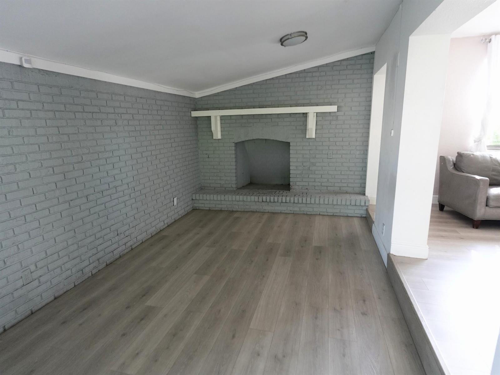 Ver detalles 4421 3 / 2 1368 sq. ft. $ 2026-06-22 0 foto