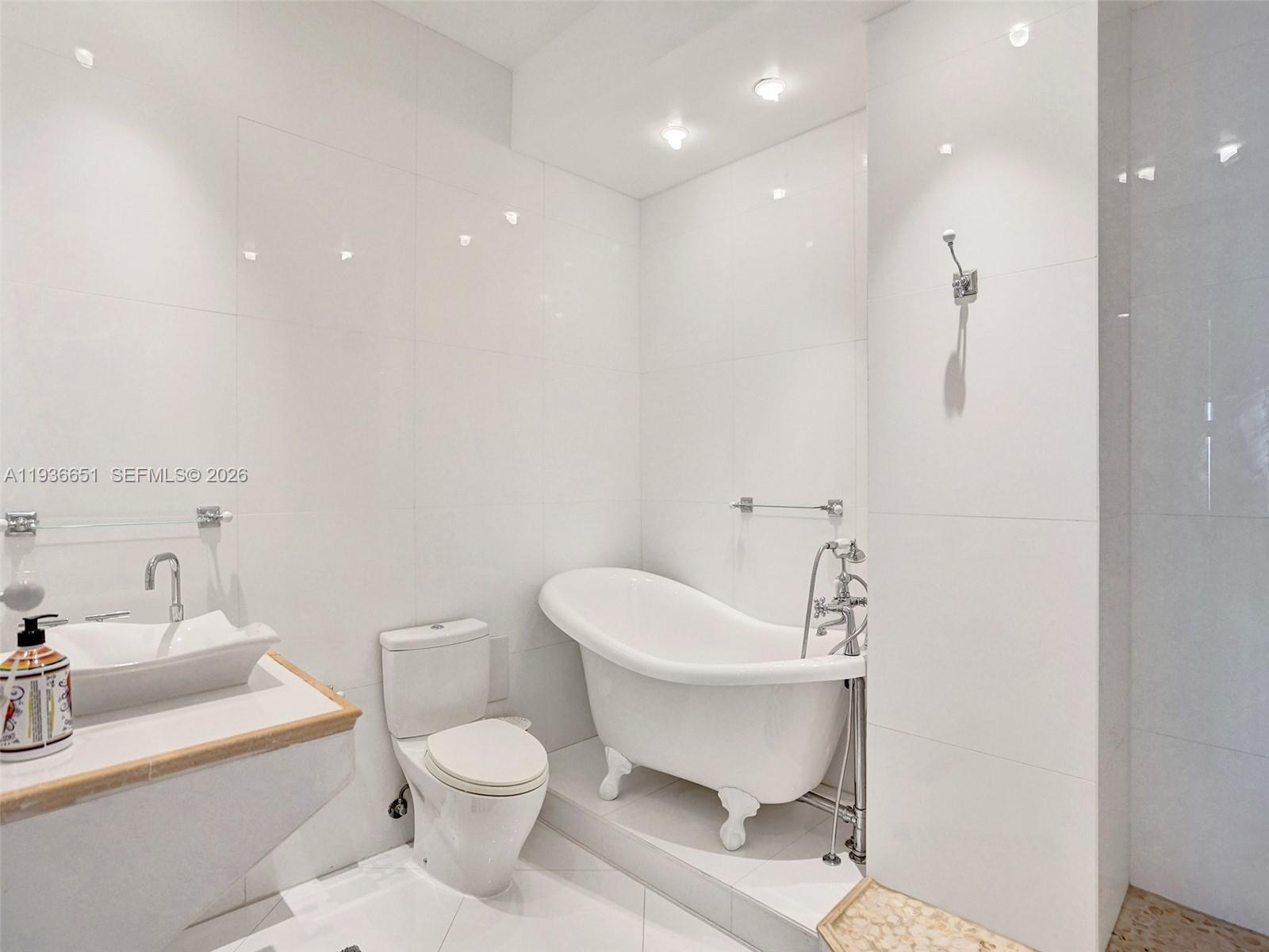 Photo of 3180 Ocean Dr  #1709, Hallandale Beach, Florida, 33009 - 